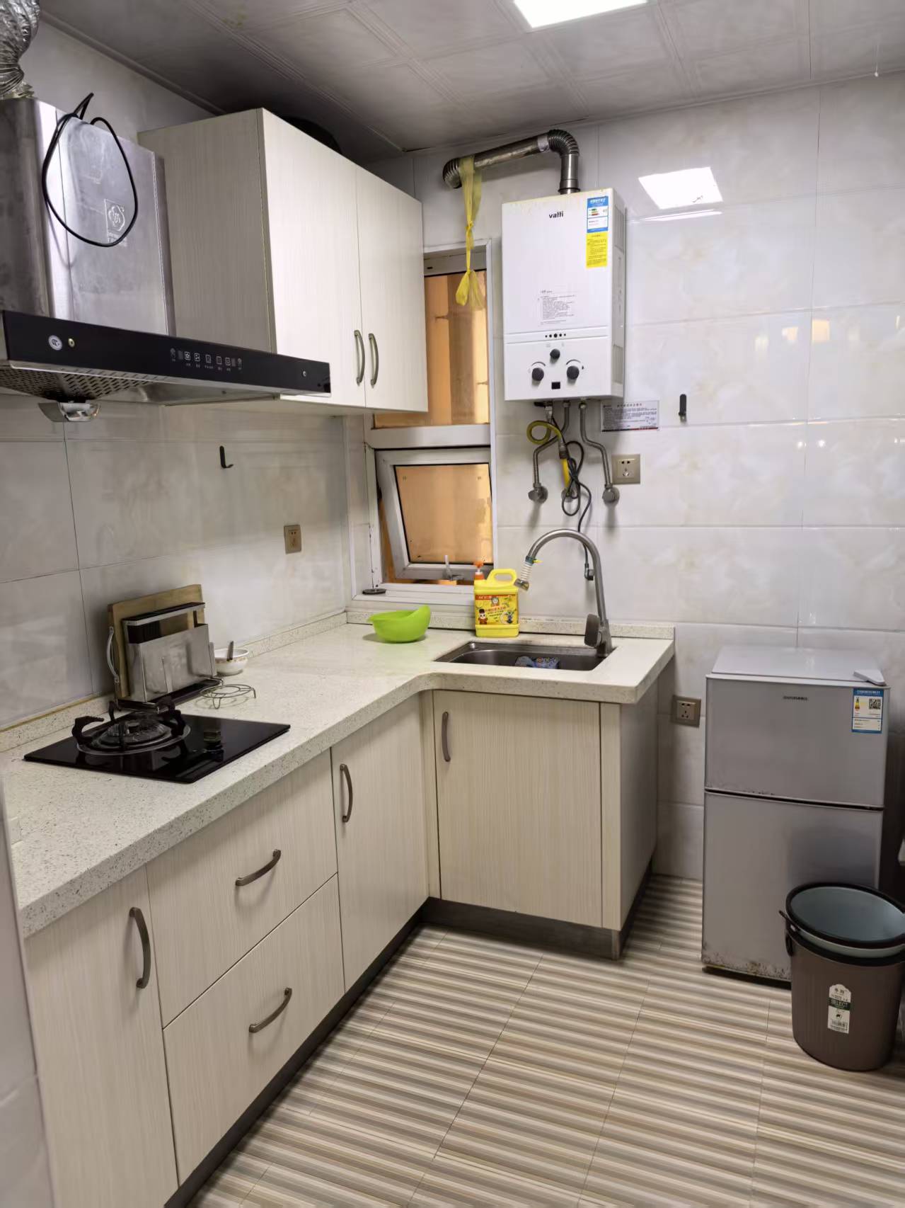 富兴嘉城  1室1厅1卫    1000.0元/月