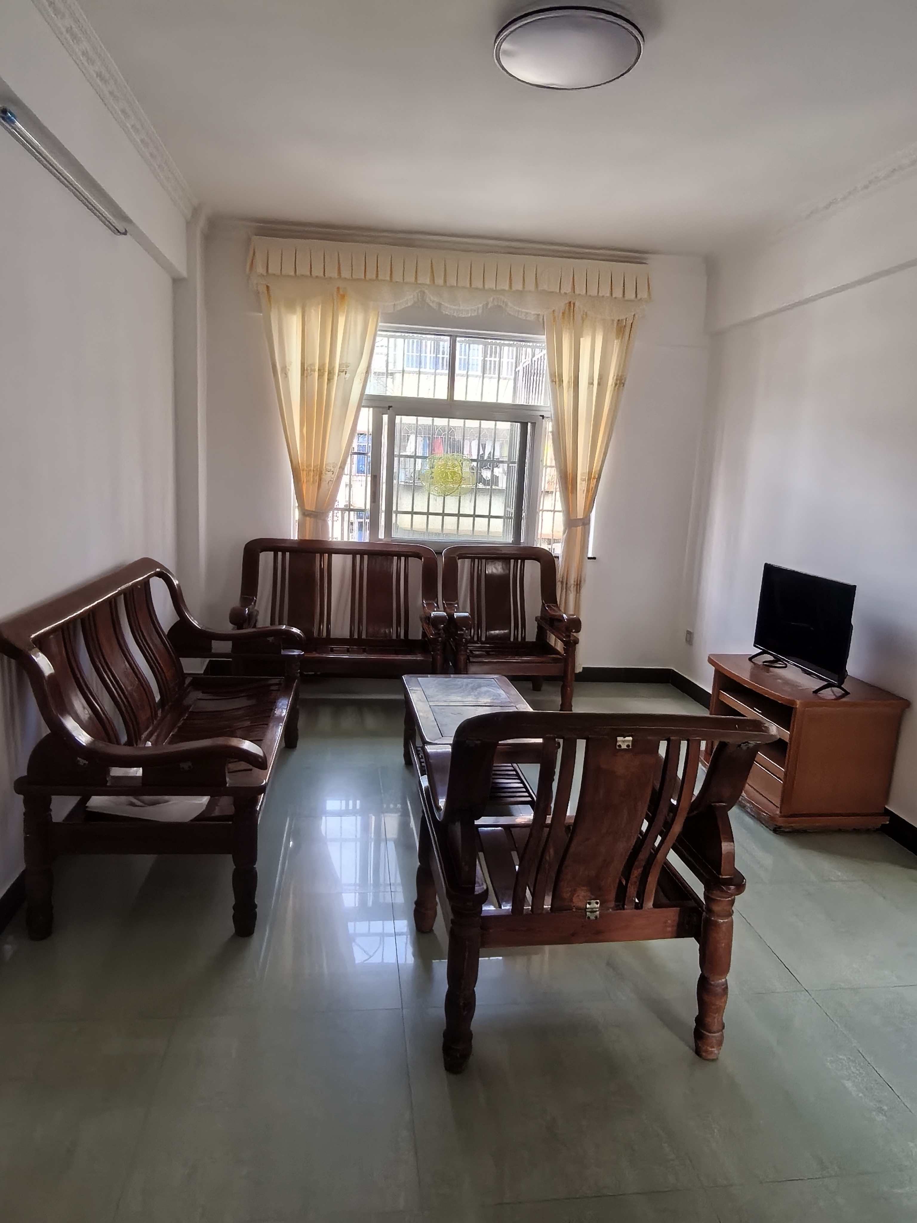 万福新村 3室2厅1卫 1500.0元/月 万福新村 3室2厅1卫 1500.0元/月室内图