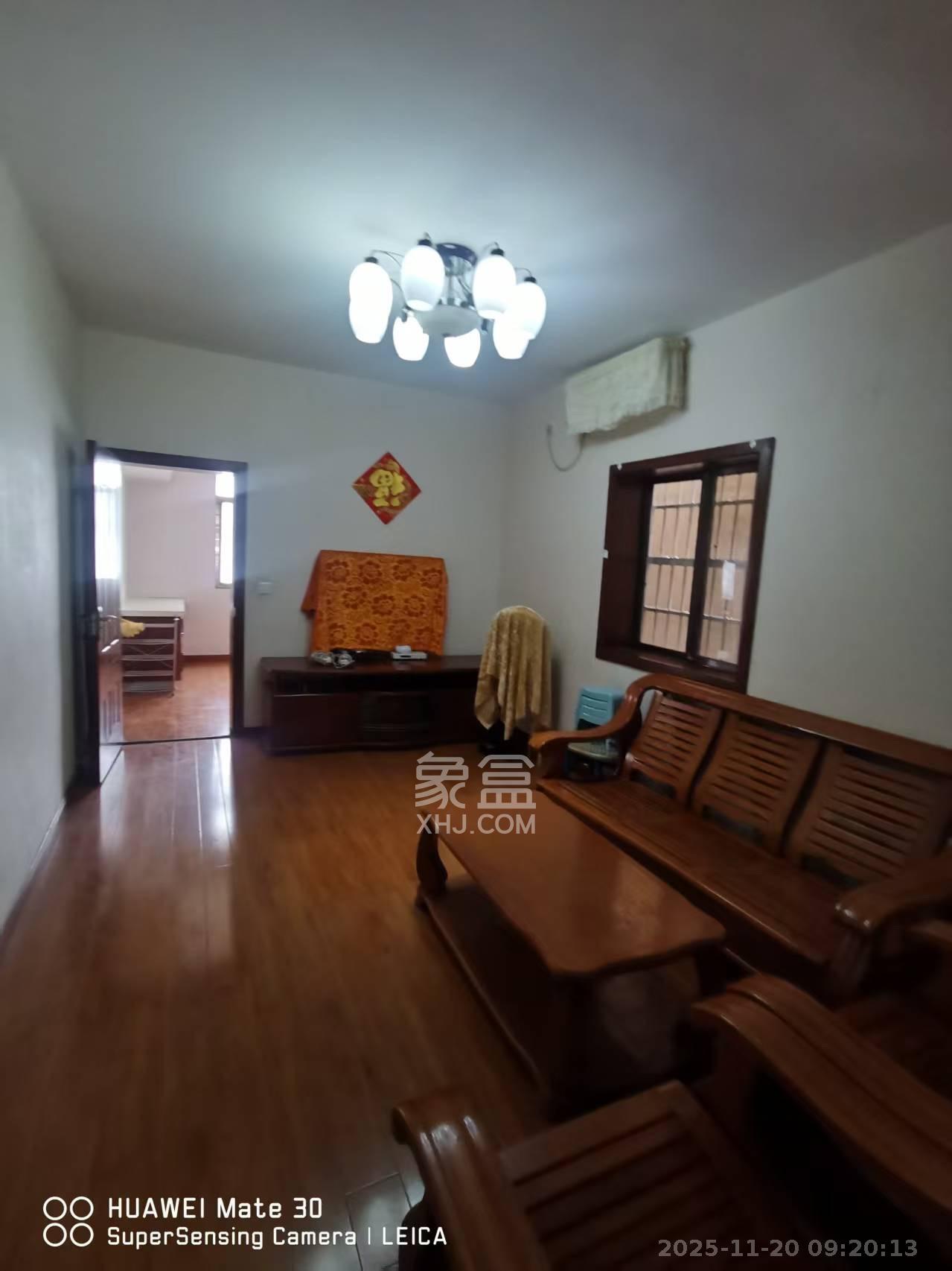 人民中路窑岭湘剧院单位房 3室1厅2卫 2200.0元/月 人民中路窑岭湘剧院单位房 3室1厅2卫 2200.0元/月室内图