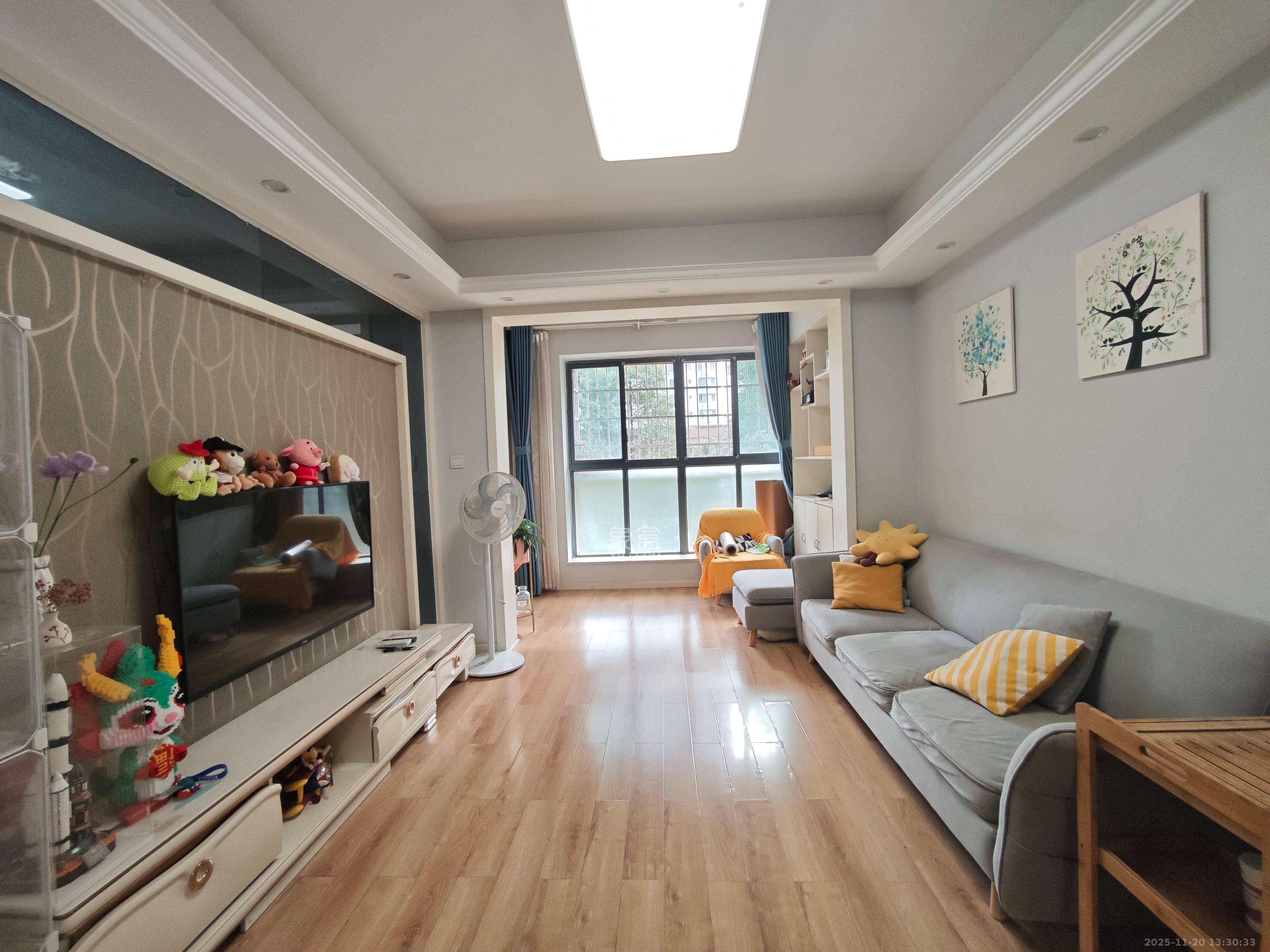 中建麓山和苑  3室2厅1卫    1800.0元/月