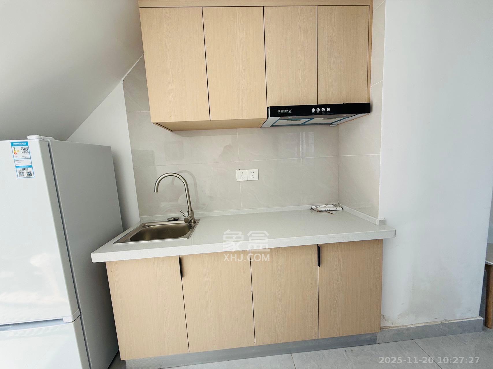 力高凤凰新天  2室1厅1卫    2400.0元/月室内图