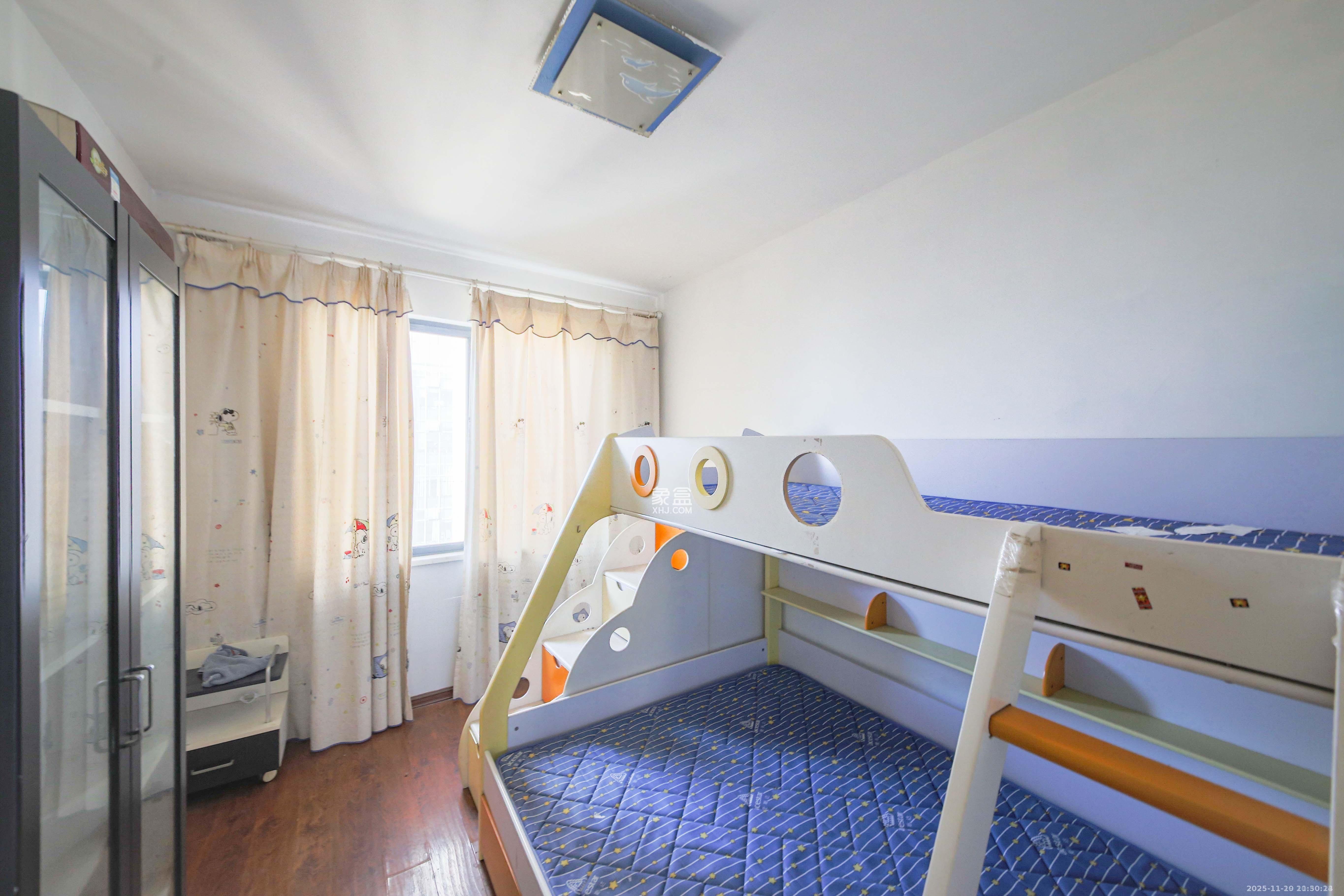 满庭芳小区 3室2厅2卫 3000.0元/月 满庭芳小区 3室2厅2卫 3000.0元/月室内图