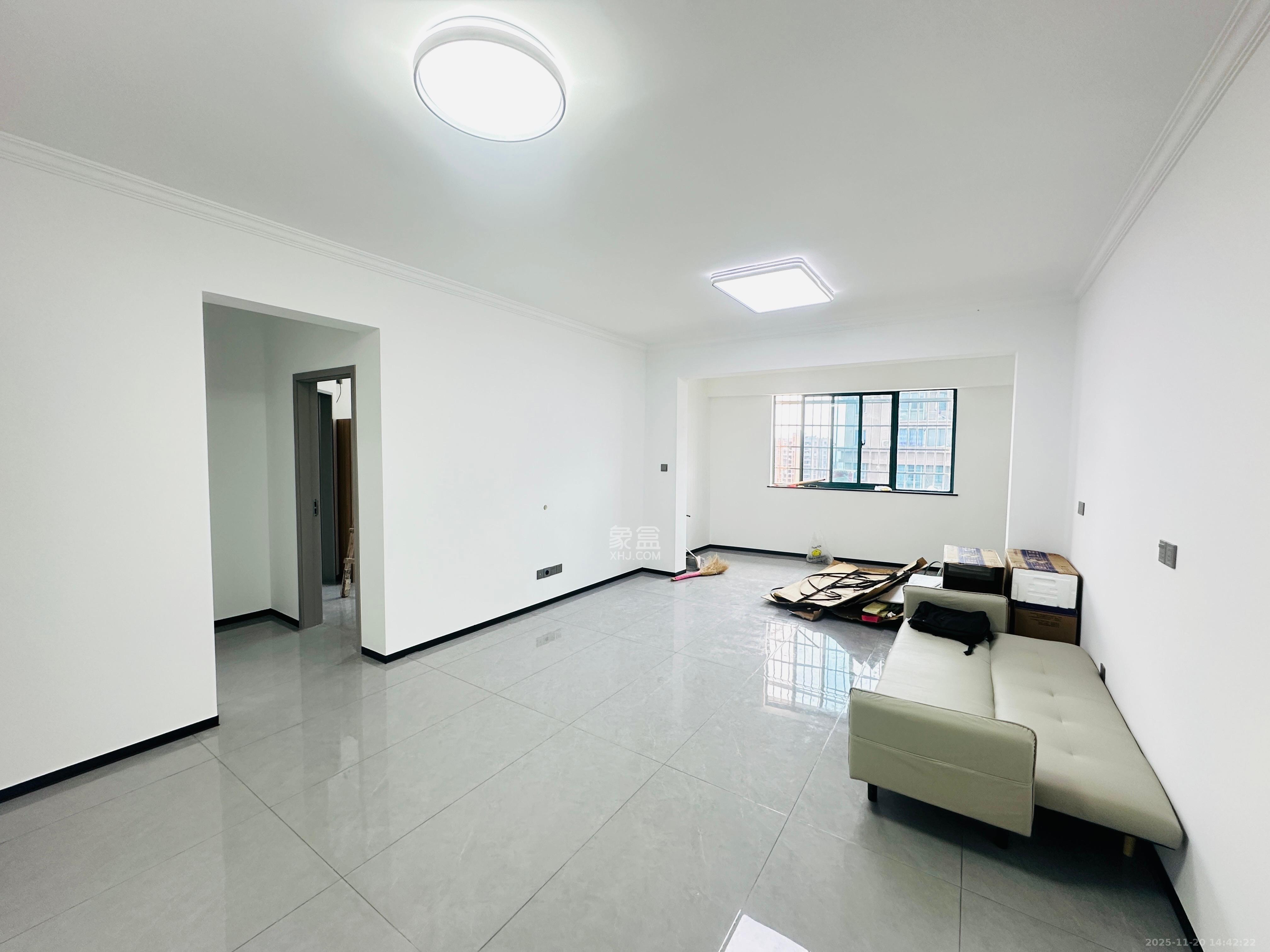 才子佳郡  3室2厅2卫    2000.0元/月