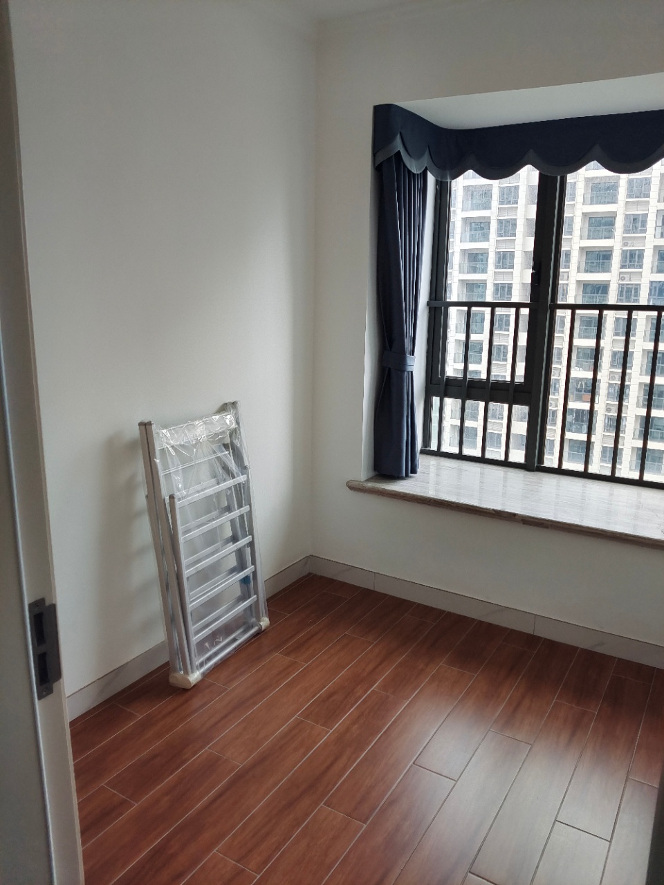 晨晖玺樾  3室2厅1卫    2000.0元/月室内图