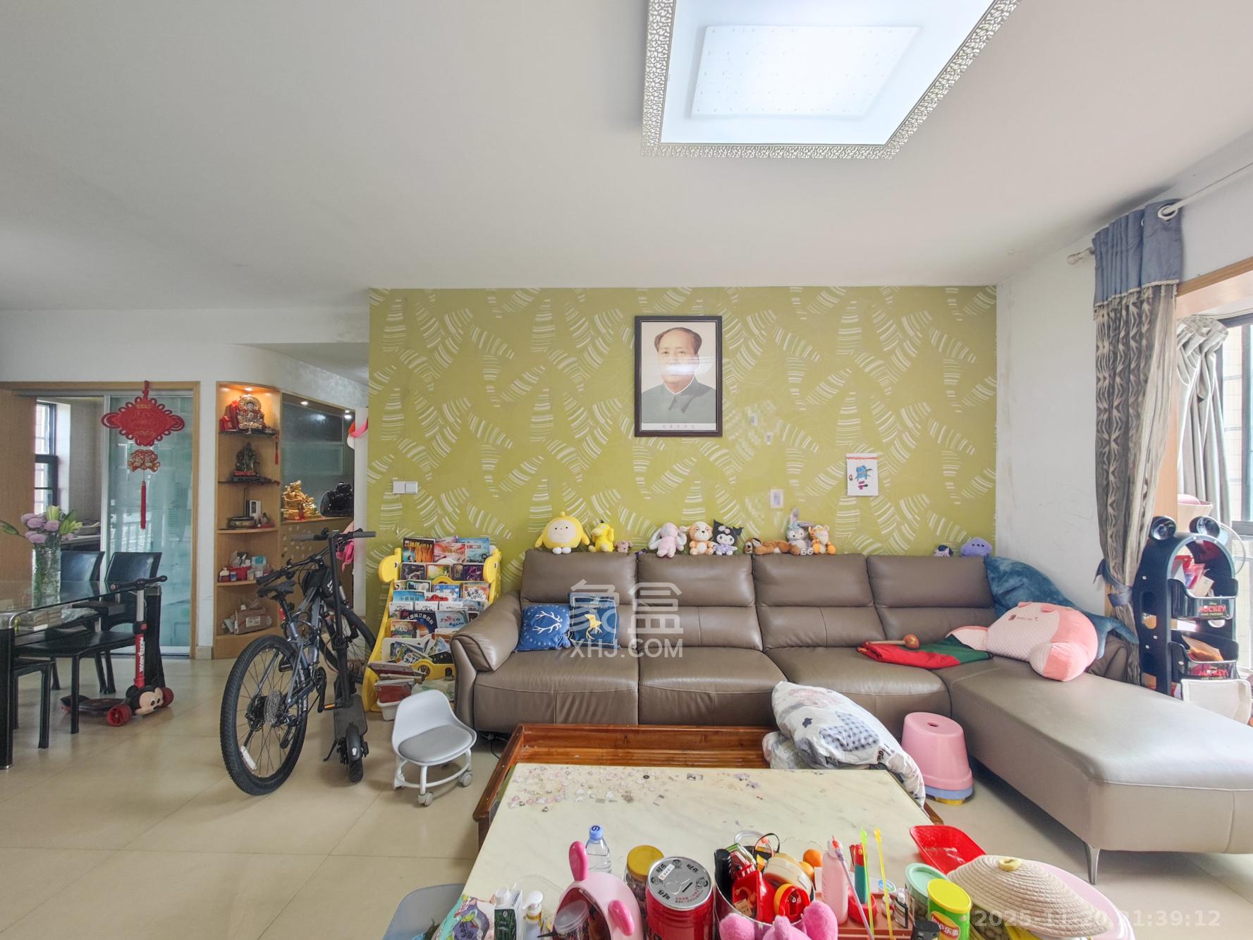 天赐良园 3室2厅0卫 88.0万 天赐良园 3室2厅0卫 88.0万客厅