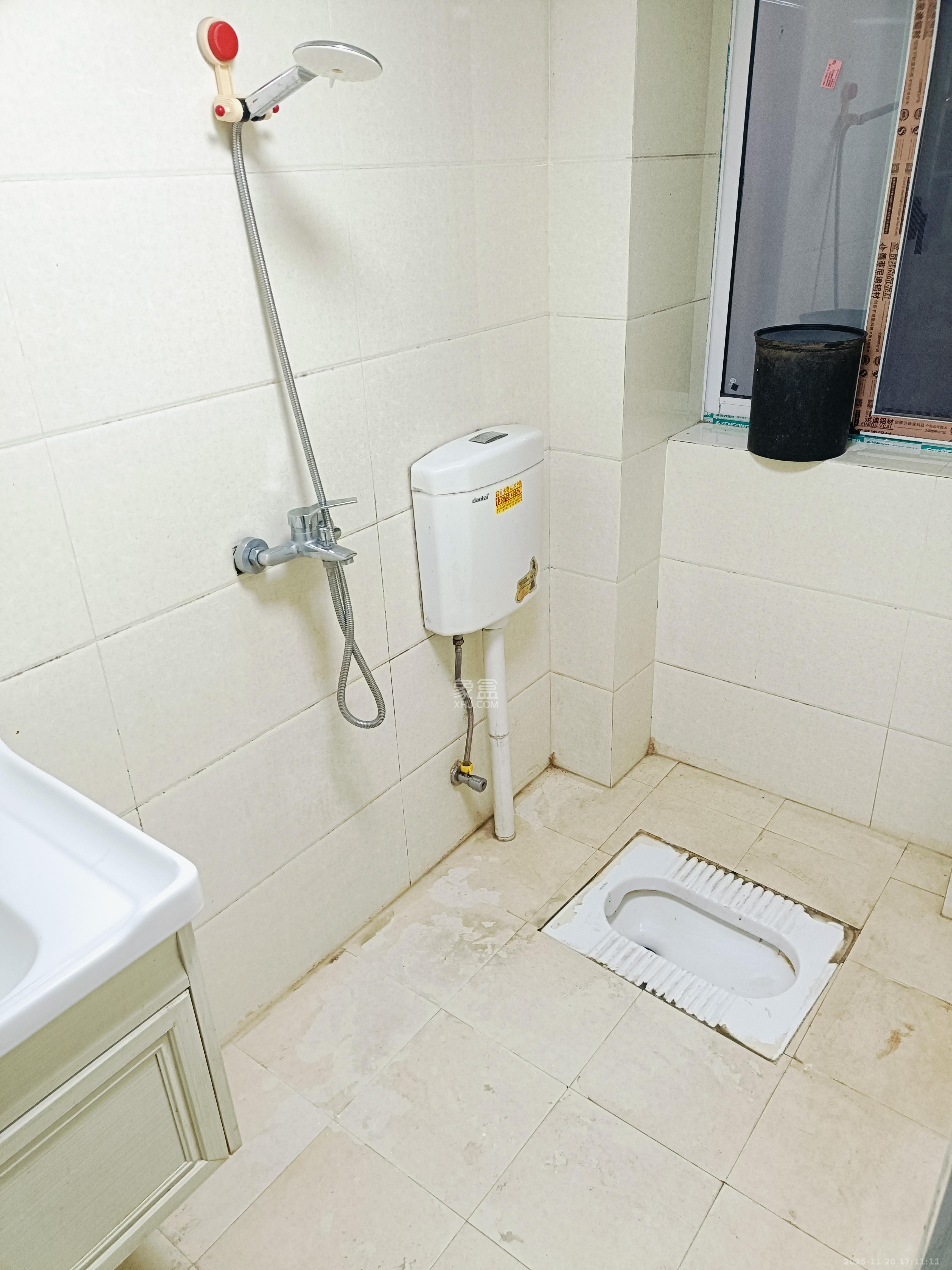 福乐凯公寓 3室2厅2卫 3800.0元/月 福乐凯公寓 3室2厅2卫 3800.0元/月室内图