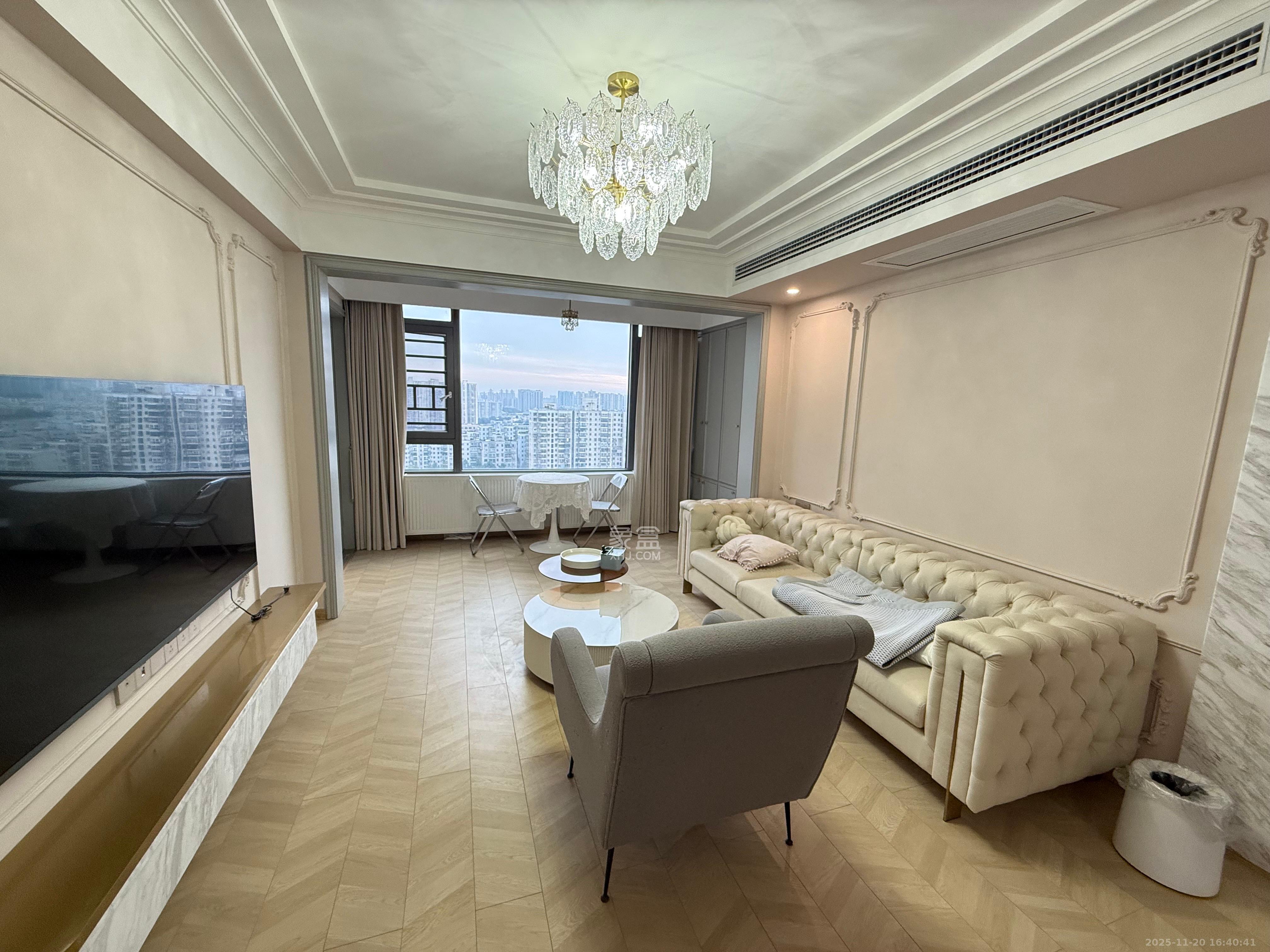 建发中央悦府  4室2厅2卫    5200.0元/月