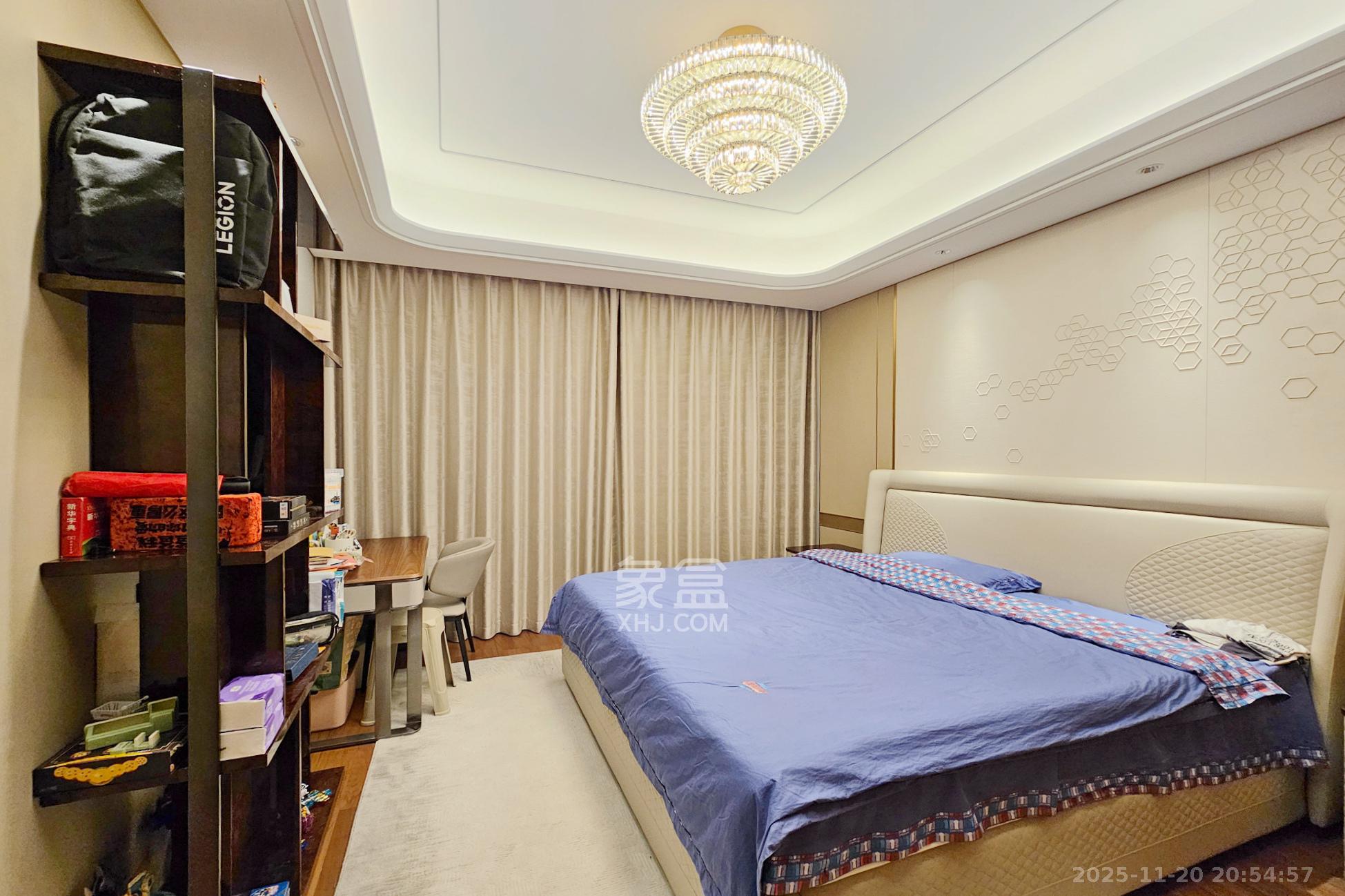 运达滨河广场  5室2厅5卫    1098.0万卧室