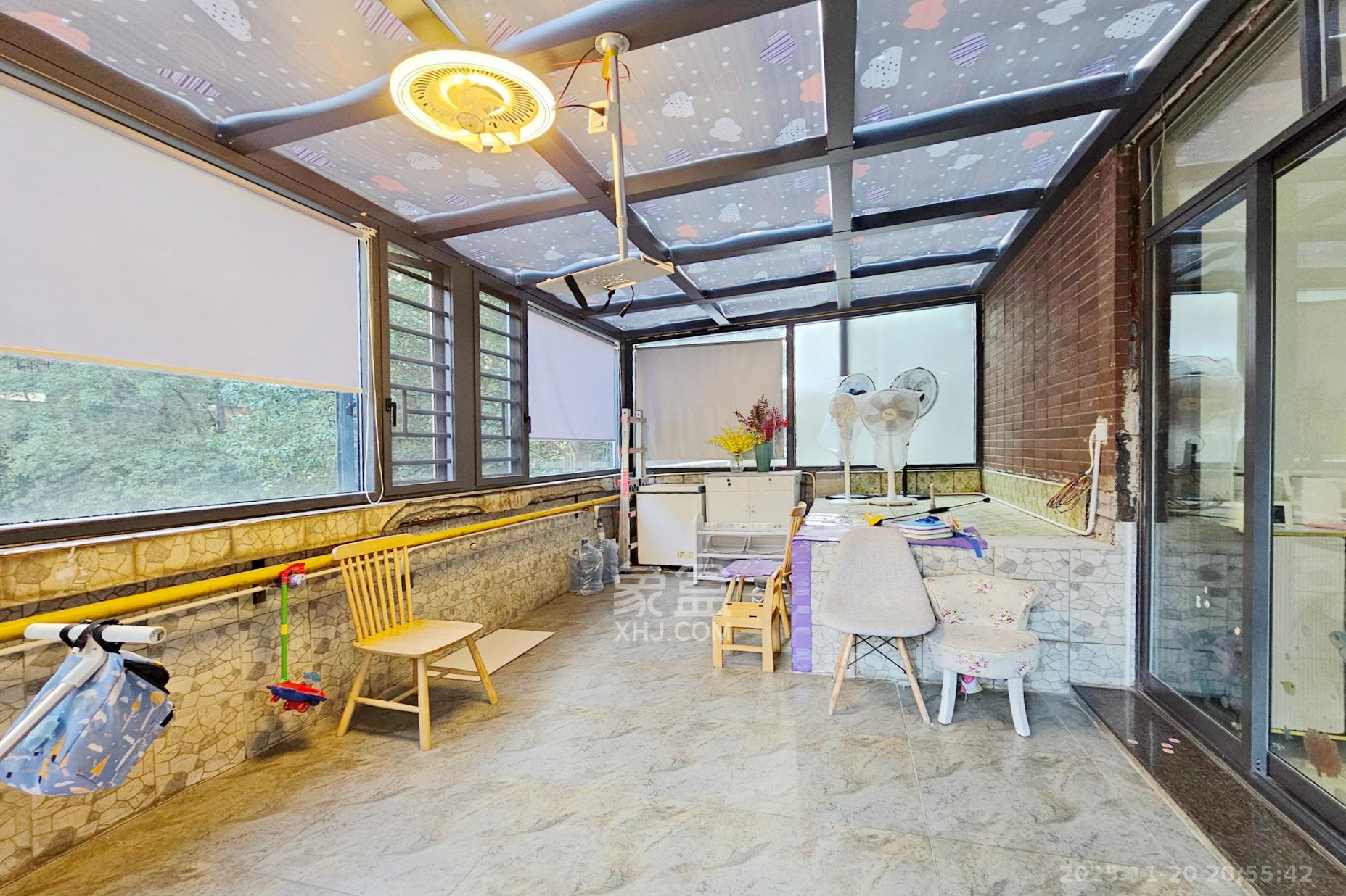 茂华国际湘  3室2厅2卫    140.0万阳台