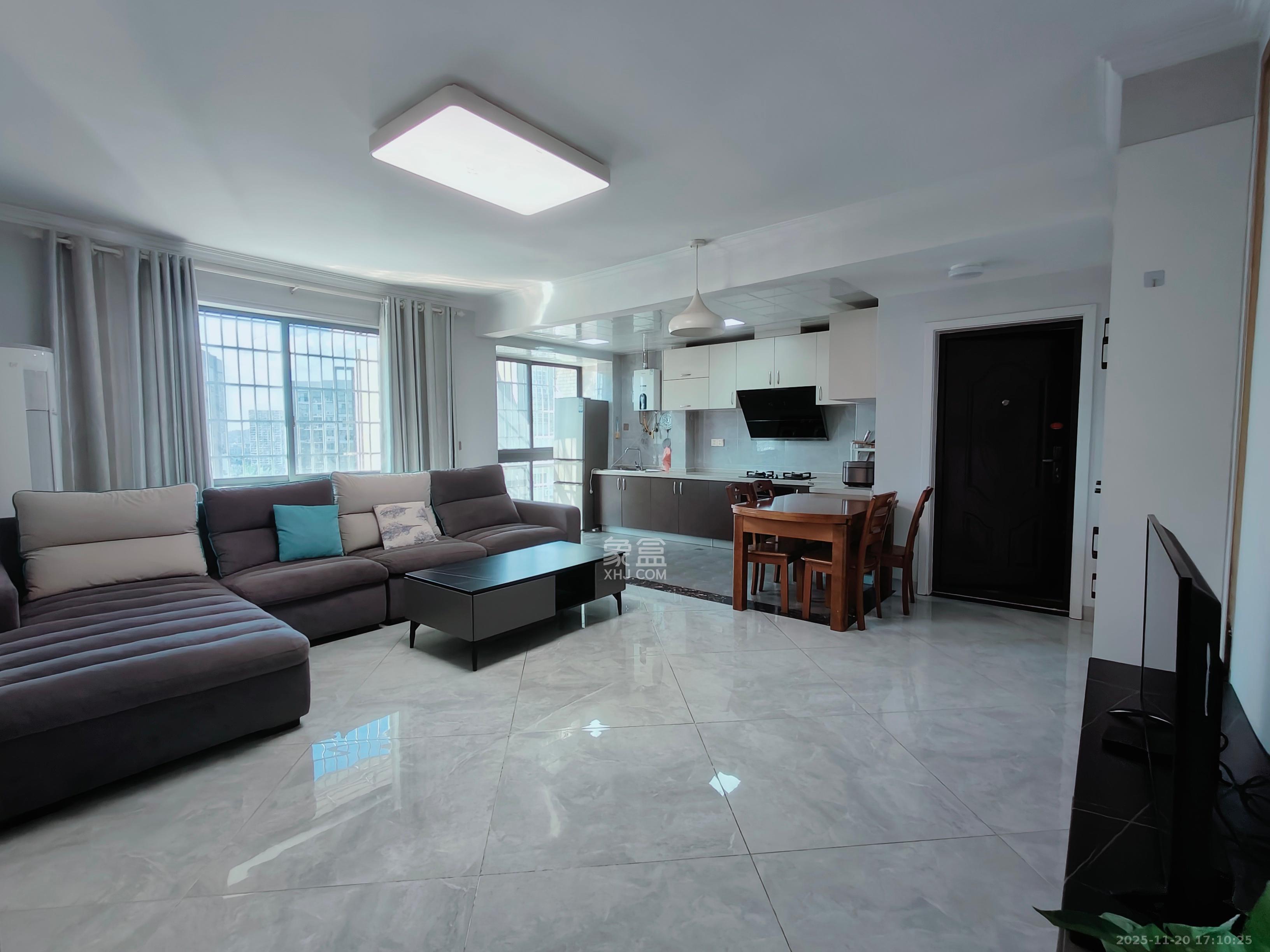 天凯东苑  2室2厅1卫    2200.0元/月室内图