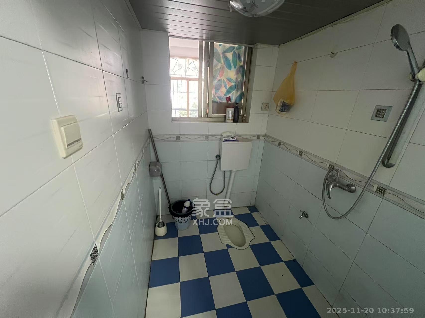 汇城花园  3室2厅2卫    3300.0元/月室内图