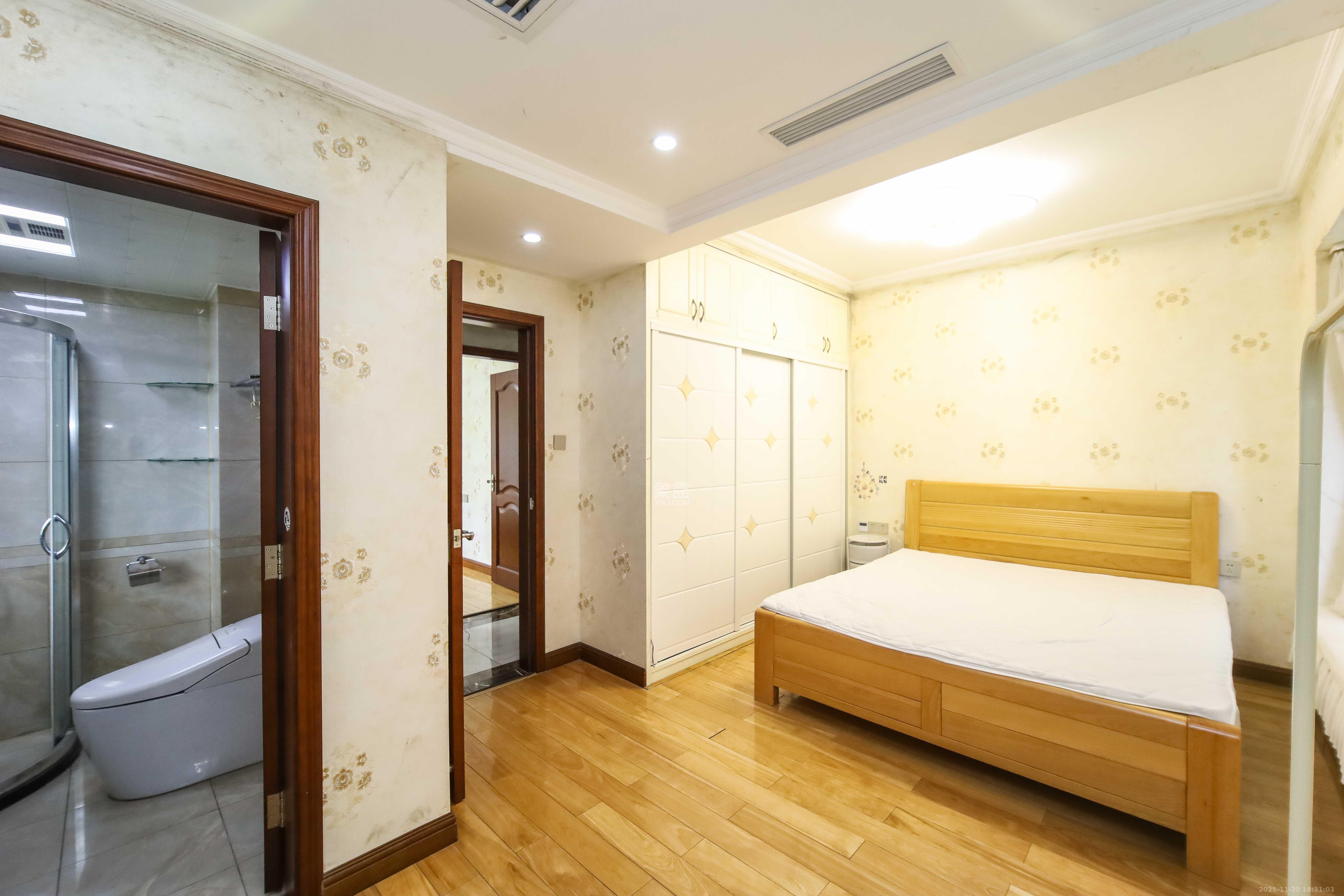 鸿基橄榄君庭 3室2厅2卫 130.0万 鸿基橄榄君庭 3室2厅2卫 130.0万卧室