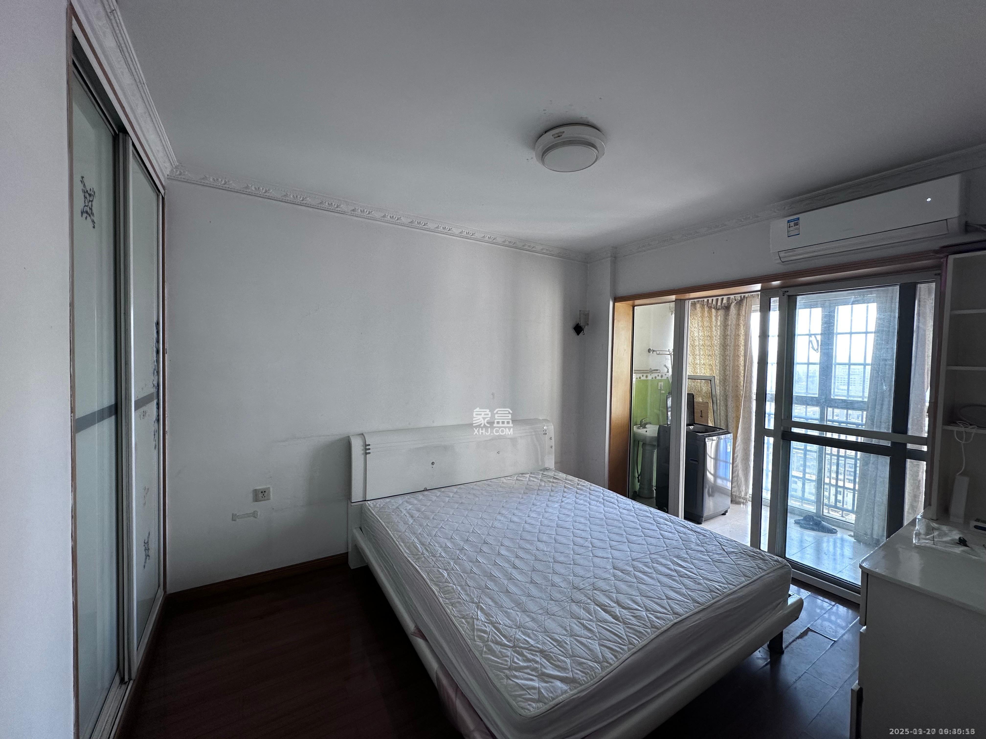 星典时代  1室2厅1卫    2100.0元/月室内图