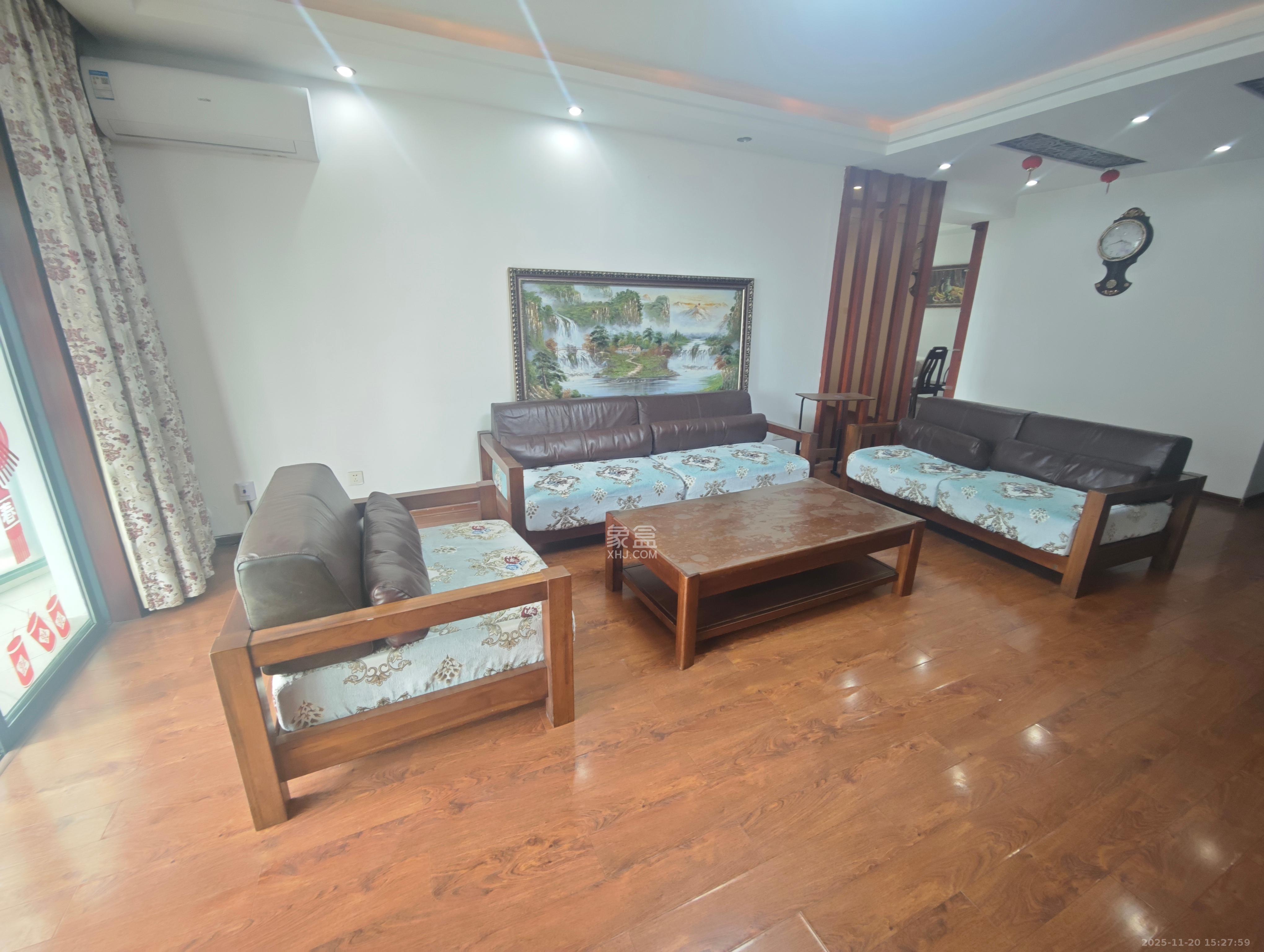 海林馨香雅苑 4室2厅0卫 3200.0元/月 海林馨香雅苑 4室2厅0卫 3200.0元/月室内图