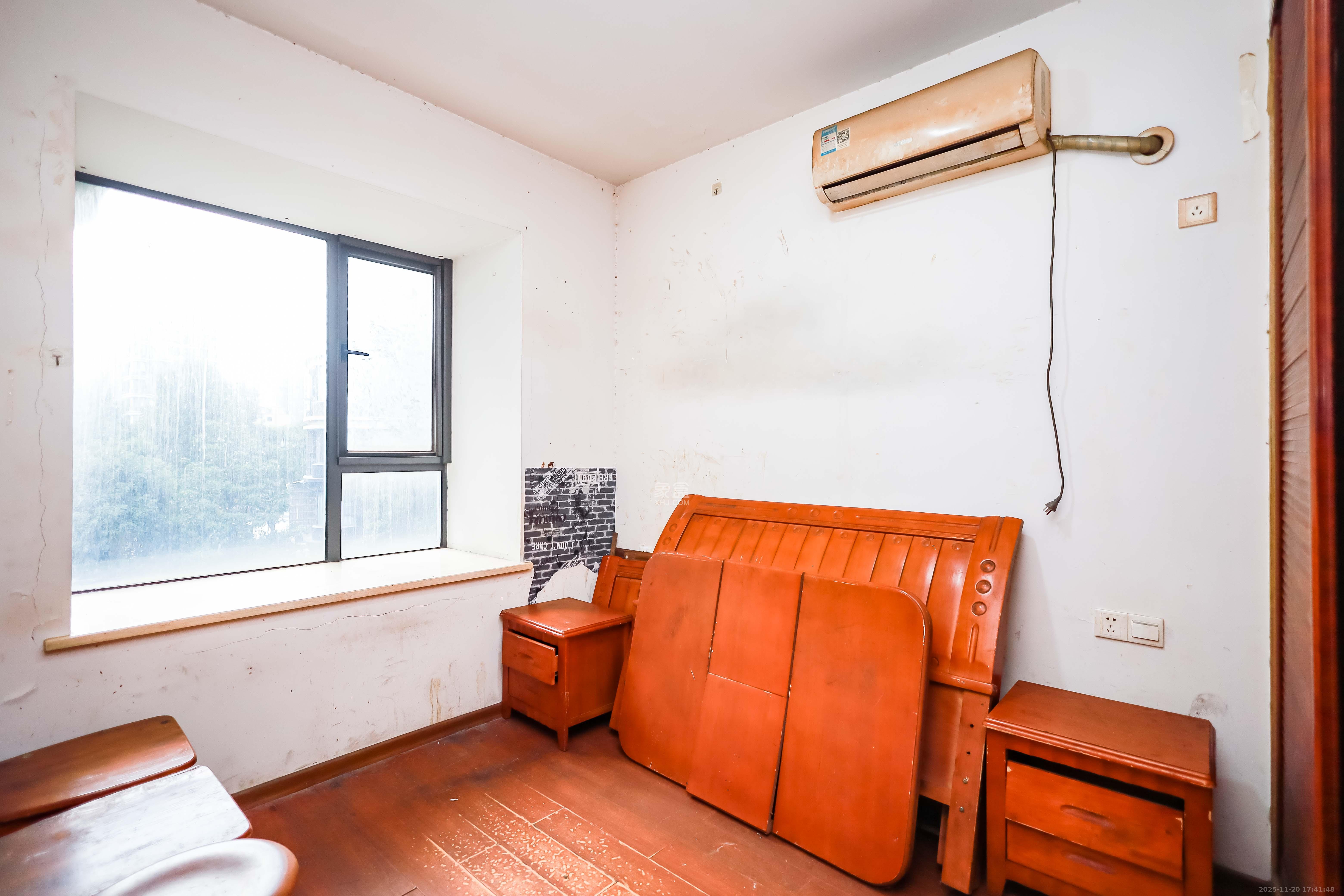 西城龙庭 3室1厅1卫 85.0万 西城龙庭 3室1厅1卫 85.0万卧室