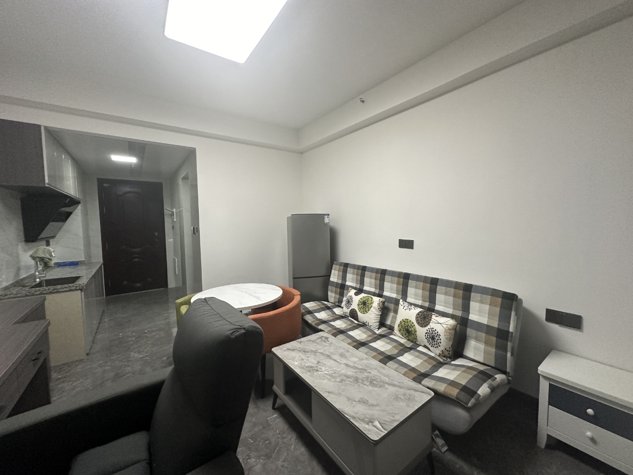 碧桂园衡州盛世  1室0厅0卫    1300.0元/月