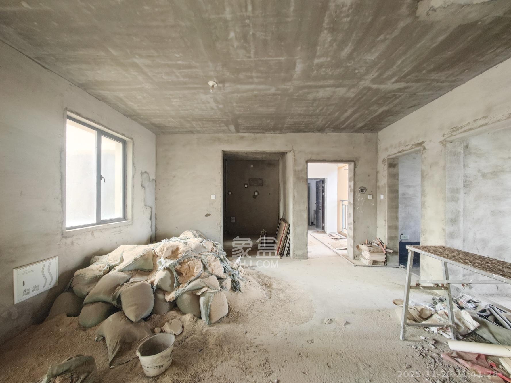 西湖鸿运佳苑  4室2厅2卫    96.8万其他