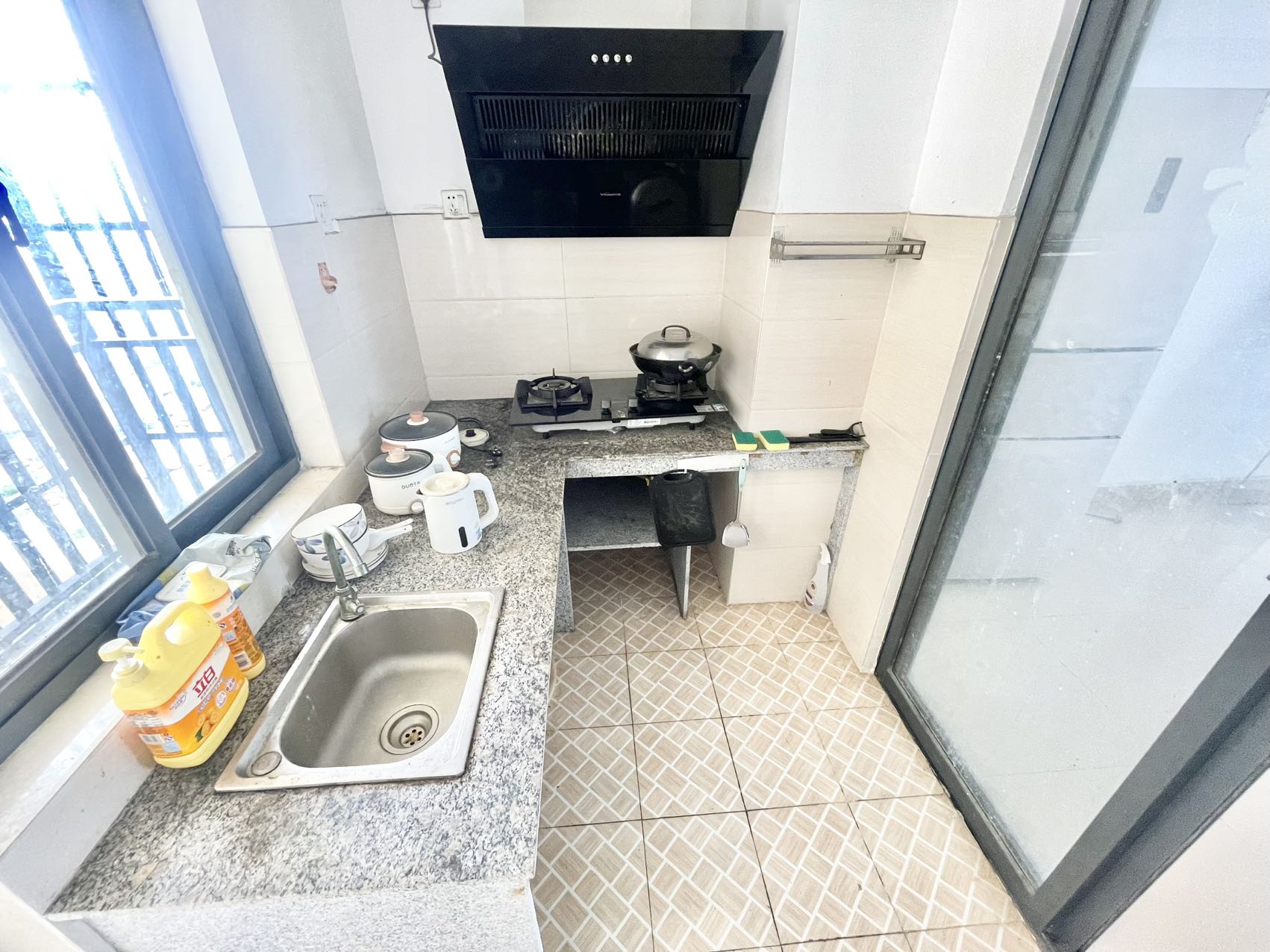 荣锦花园  3室2厅2卫    2500.0元/月室内图