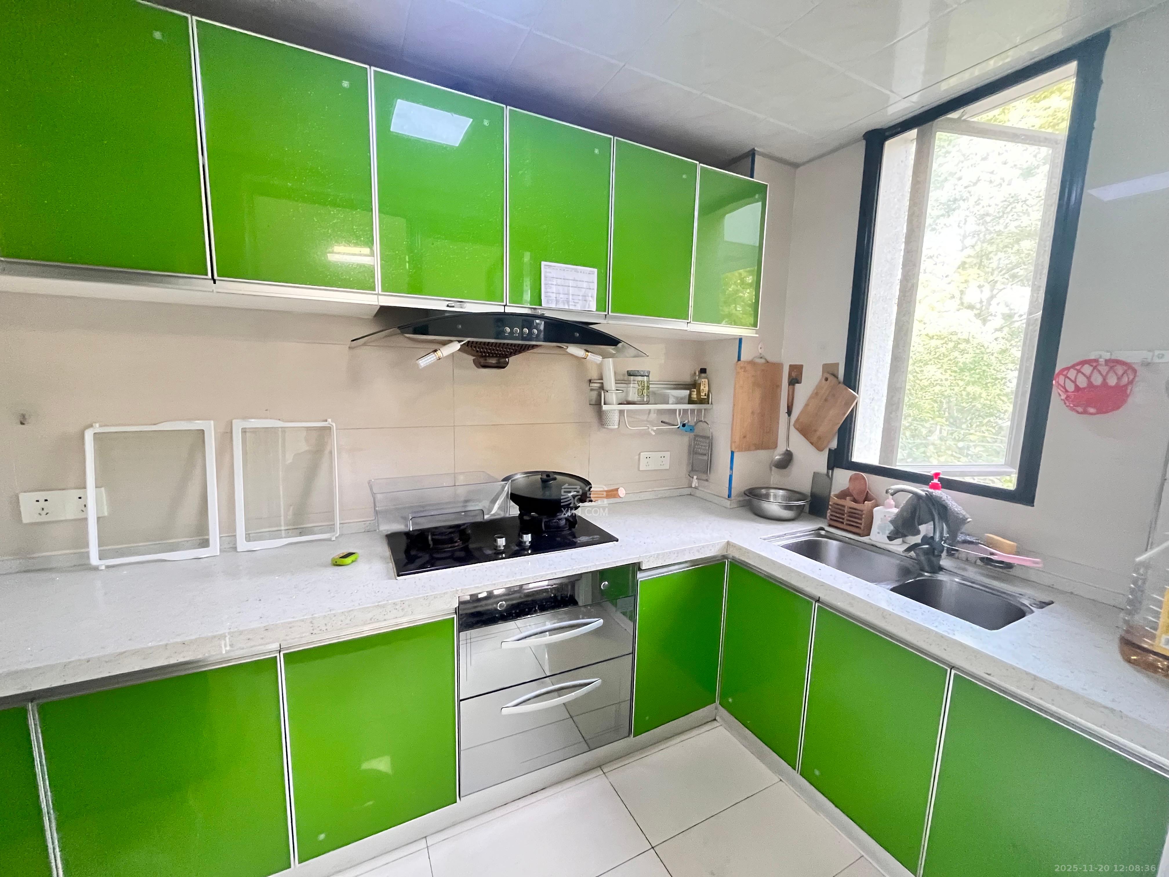 西街花园 3室2厅2卫 3600.0元/月 西街花园 3室2厅2卫 3600.0元/月室内图