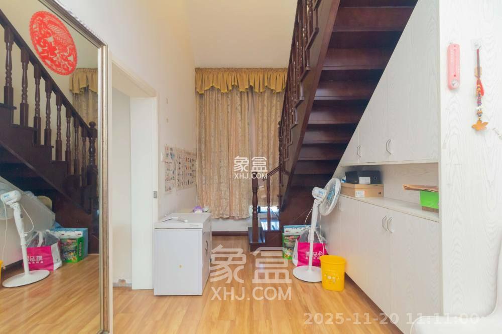 紫御江山 4室2厅2卫 2800.0元/月 紫御江山 4室2厅2卫 2800.0元/月室内图