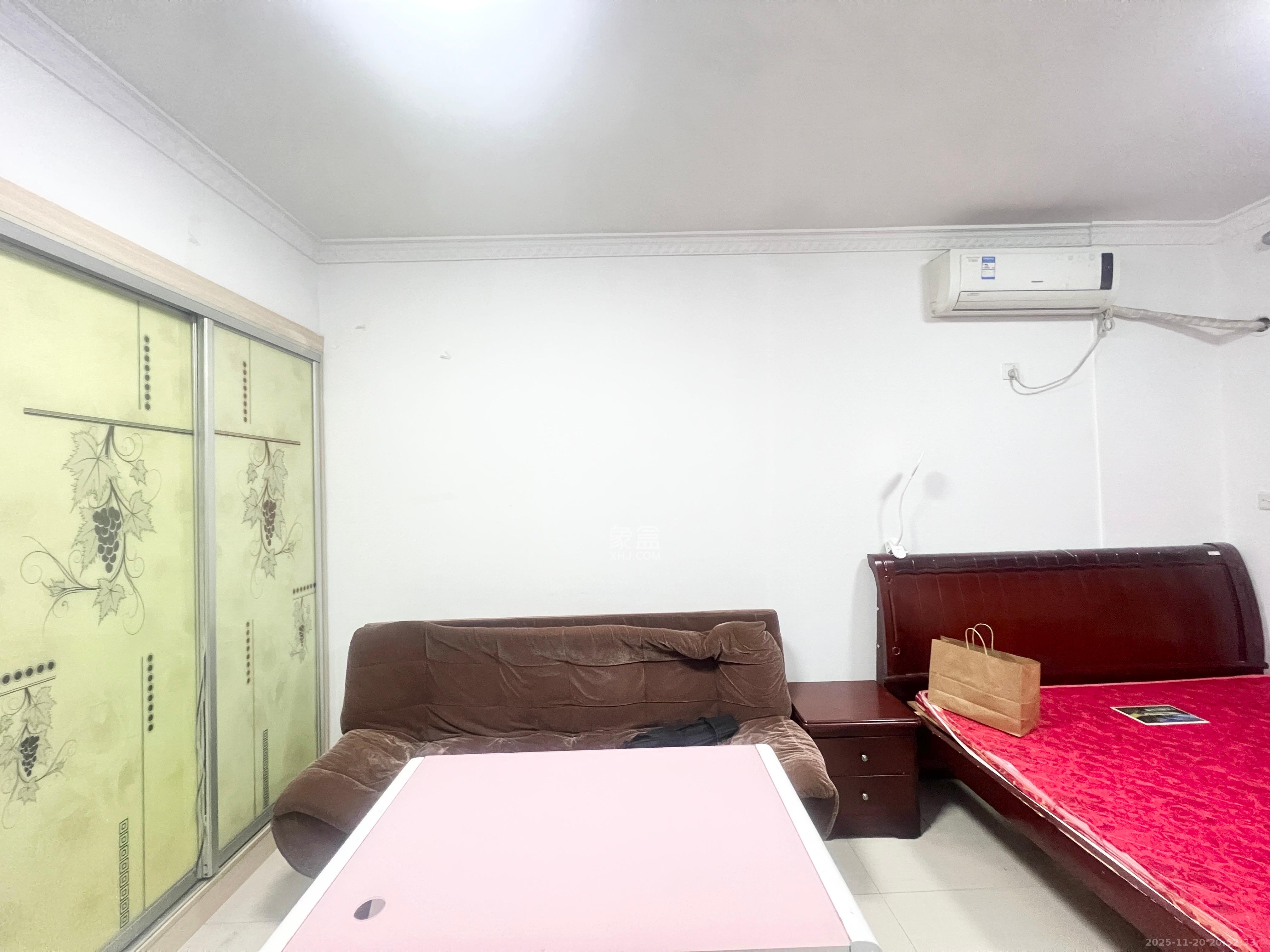 保利麓谷林语I区 1室1厅1卫 1200.0元/月 保利麓谷林语I区 1室1厅1卫 1200.0元/月室内图