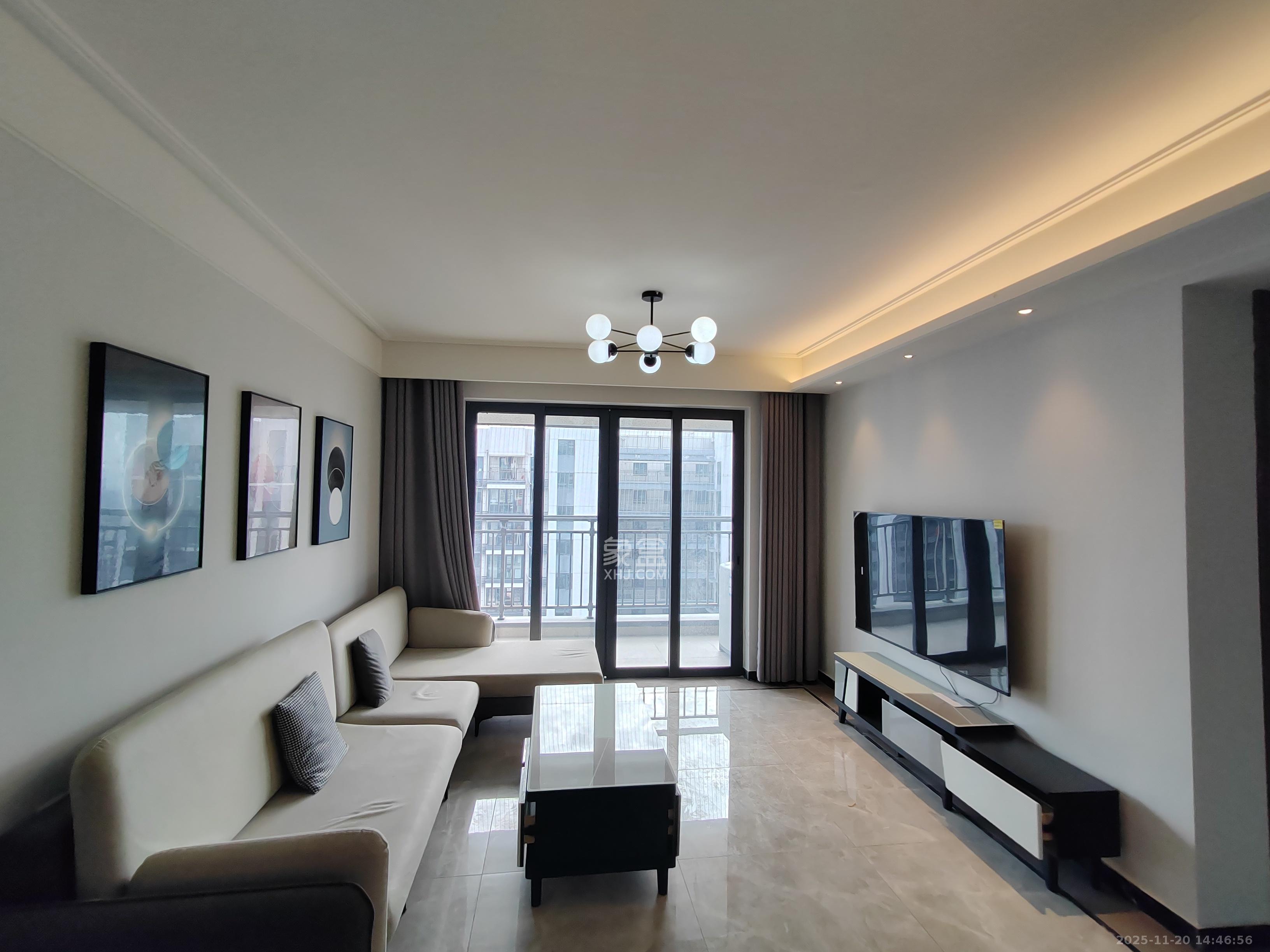 保利恒伟时光印象  4室2厅2卫    2700.0元/月