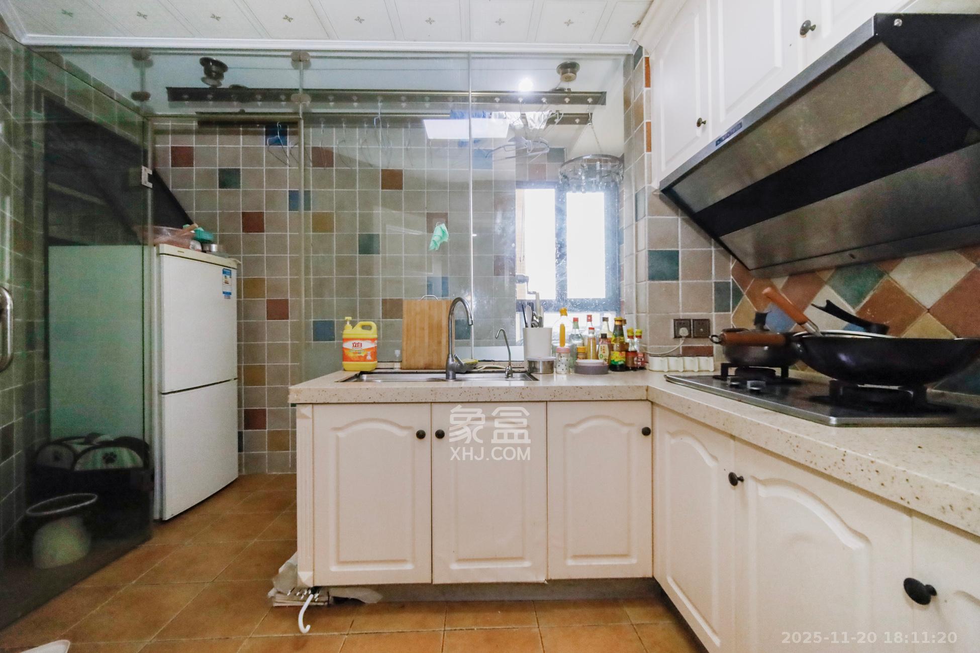 万象美域  1室1厅1卫    40.0万厨房