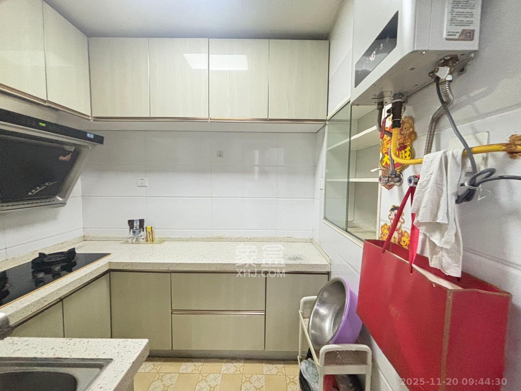 中南红领邦(红星嘉和苑) 3室2厅2卫 2200.0元/月 中南红领邦(红星嘉和苑) 3室2厅2卫 2200.0元/月室内图