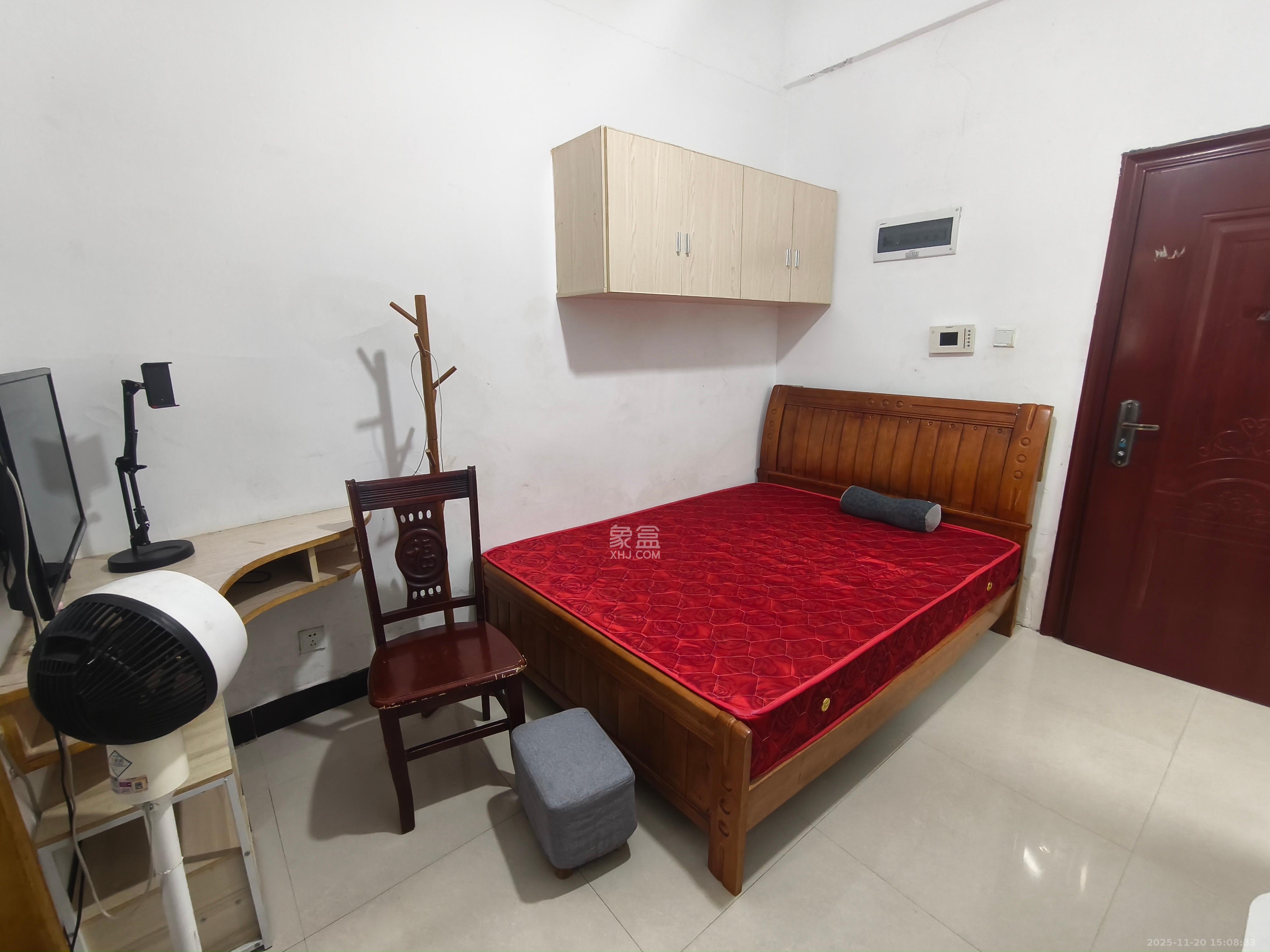 湖湾世景  1室1厅1卫    1180.0元/月