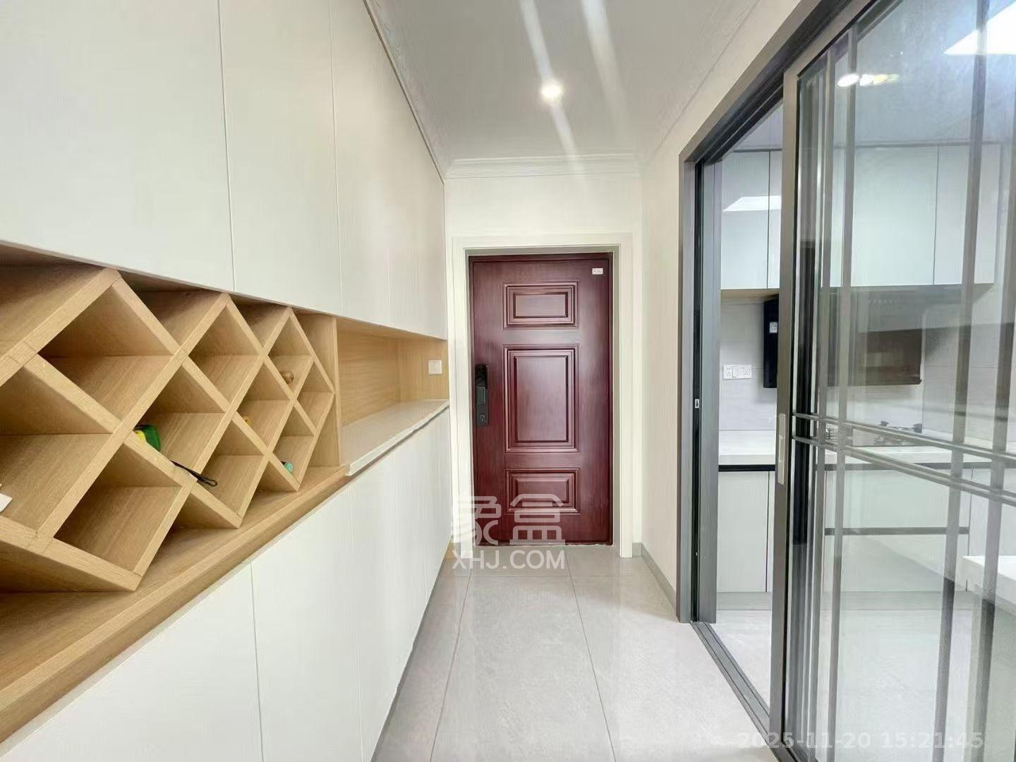 紫华郡 3室2厅2卫 2100.0元/月 紫华郡 3室2厅2卫 2100.0元/月室内图