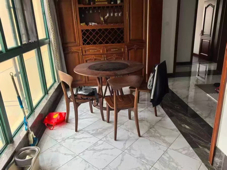 海阔天空-国瑞城四期(爵仕苑) 3室2厅2卫 283.99万 海阔天空-国瑞城四期(爵仕苑) 3室2厅2卫 283.99万室内图