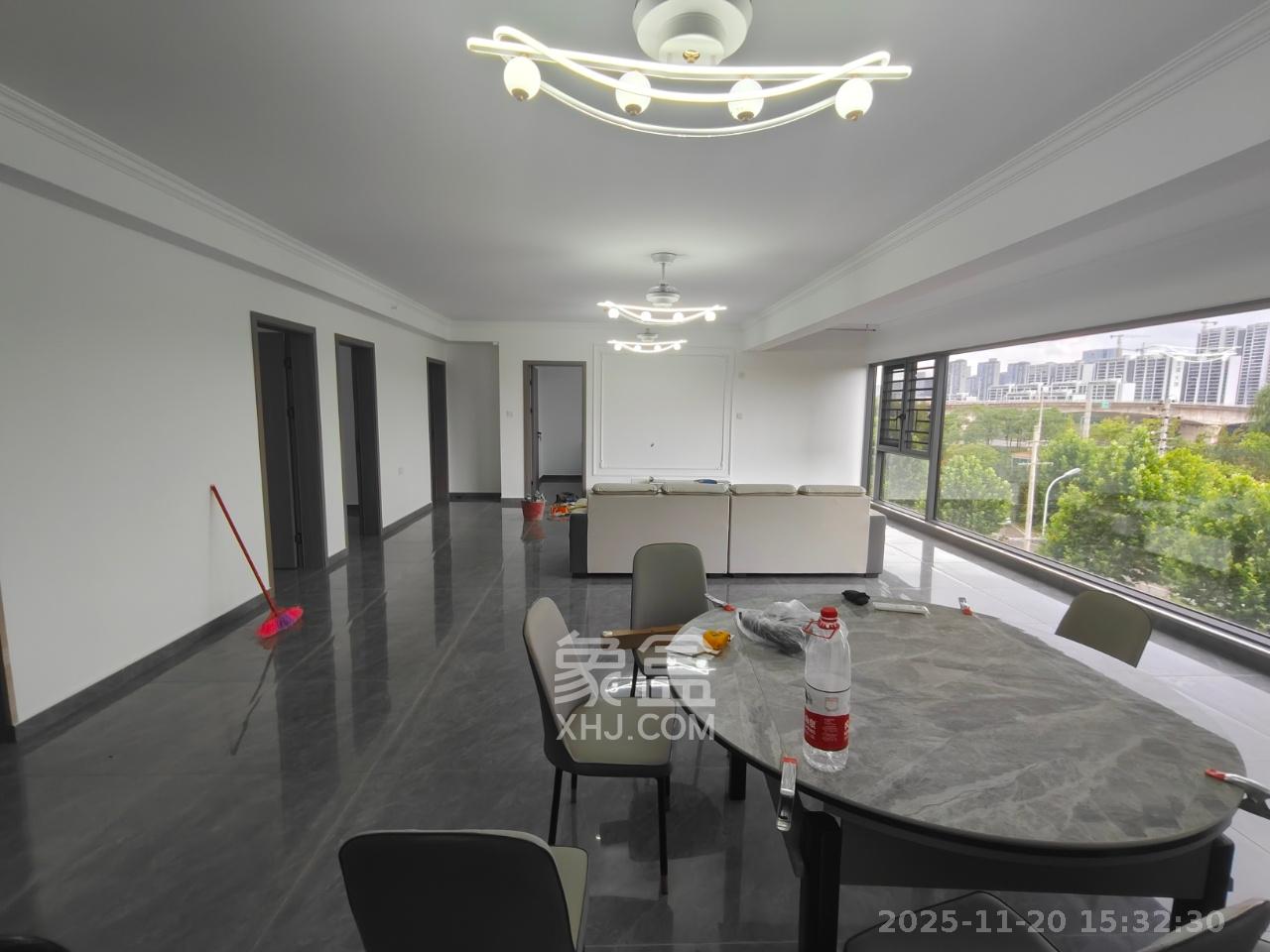 阳光城尚东湾悦江府 4室2厅2卫 3400.0元/月 阳光城尚东湾悦江府 4室2厅2卫 3400.0元/月室内图