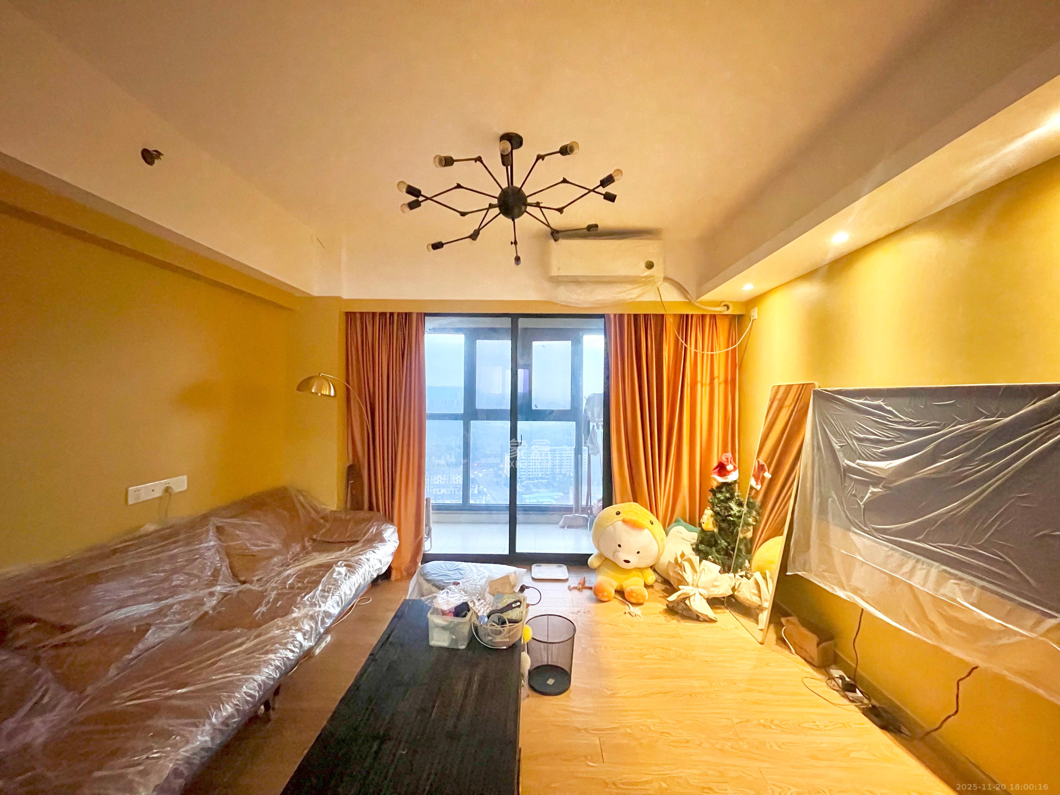 荣泰广场 2室1厅1卫 2500.0元/月 荣泰广场 2室1厅1卫 2500.0元/月室内图