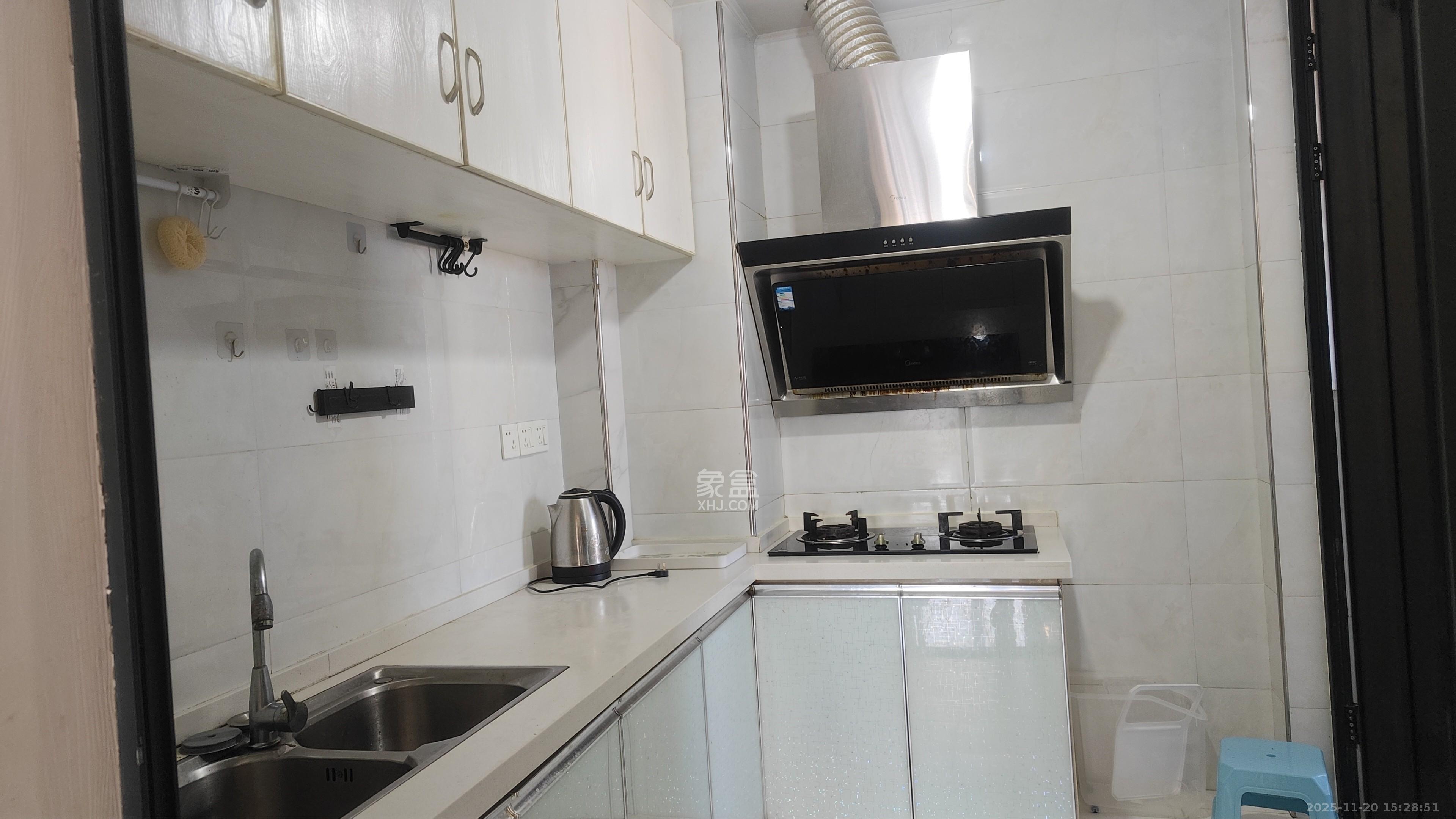 山水英伦 2室2厅1卫 2200.0元/月 山水英伦 2室2厅1卫 2200.0元/月室内图