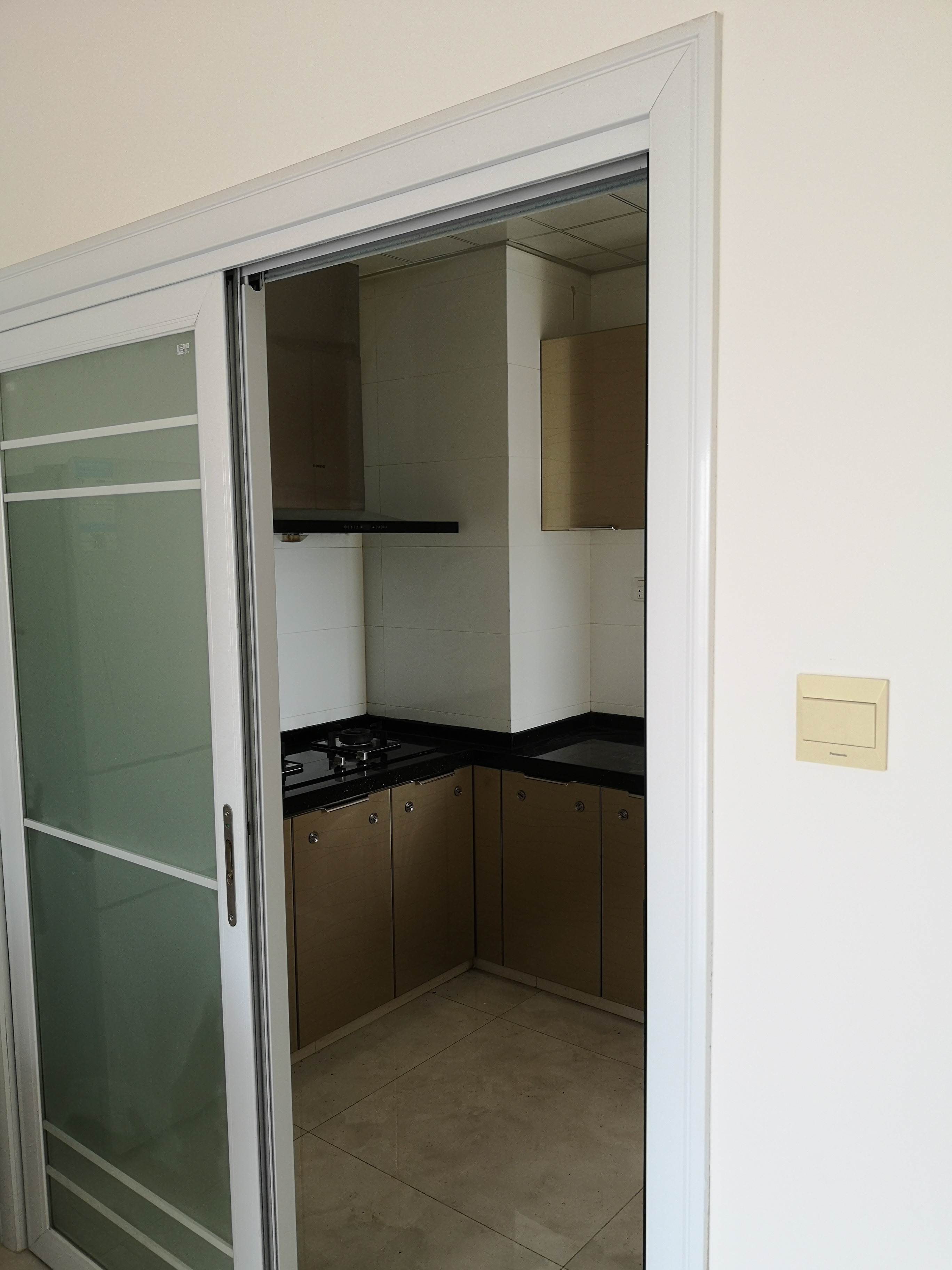 和风江岸  3室2厅2卫    3500.0元/月室内图