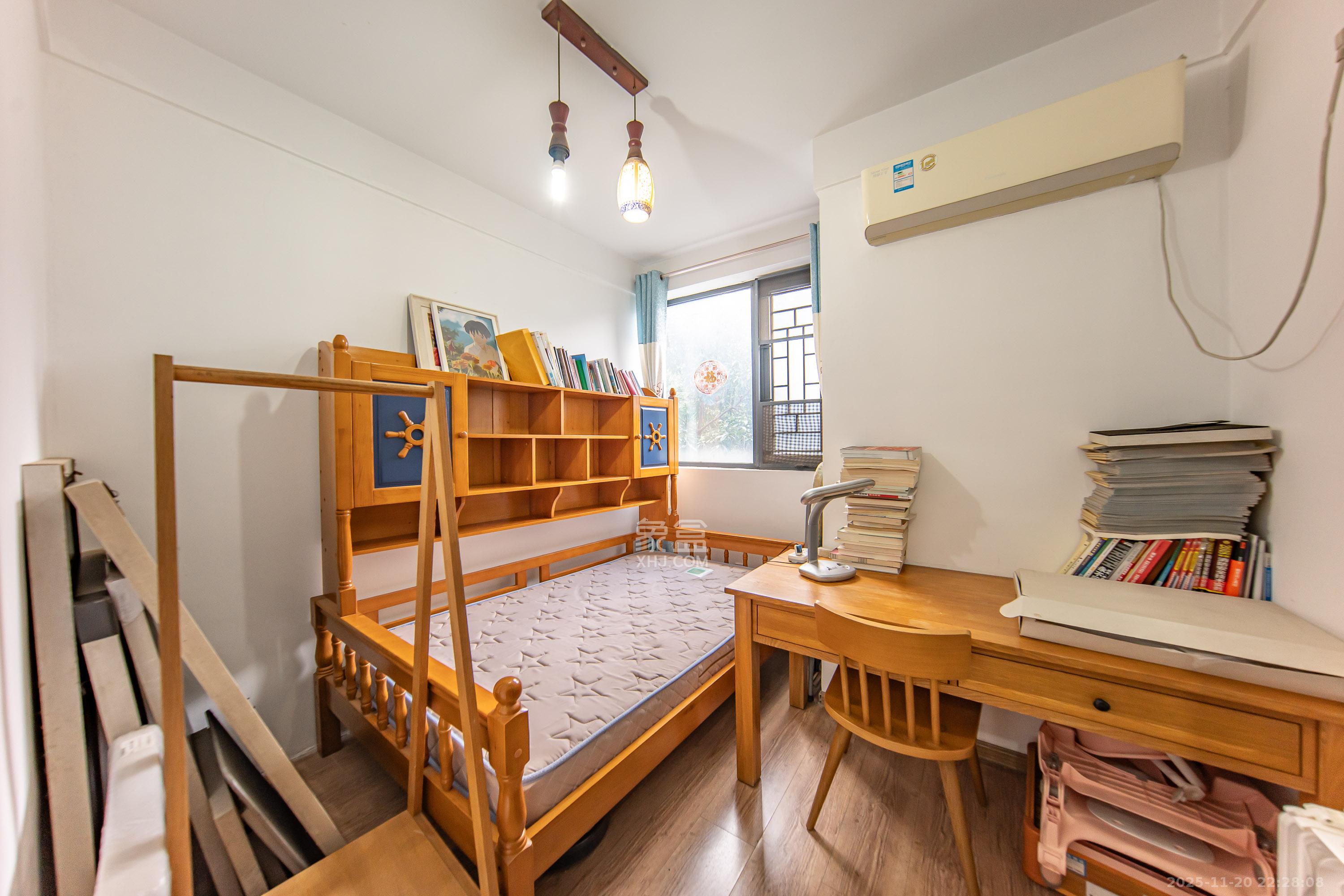 阳光100三期 3室2厅2卫 87.0万 阳光100三期 3室2厅2卫 87.0万卧室