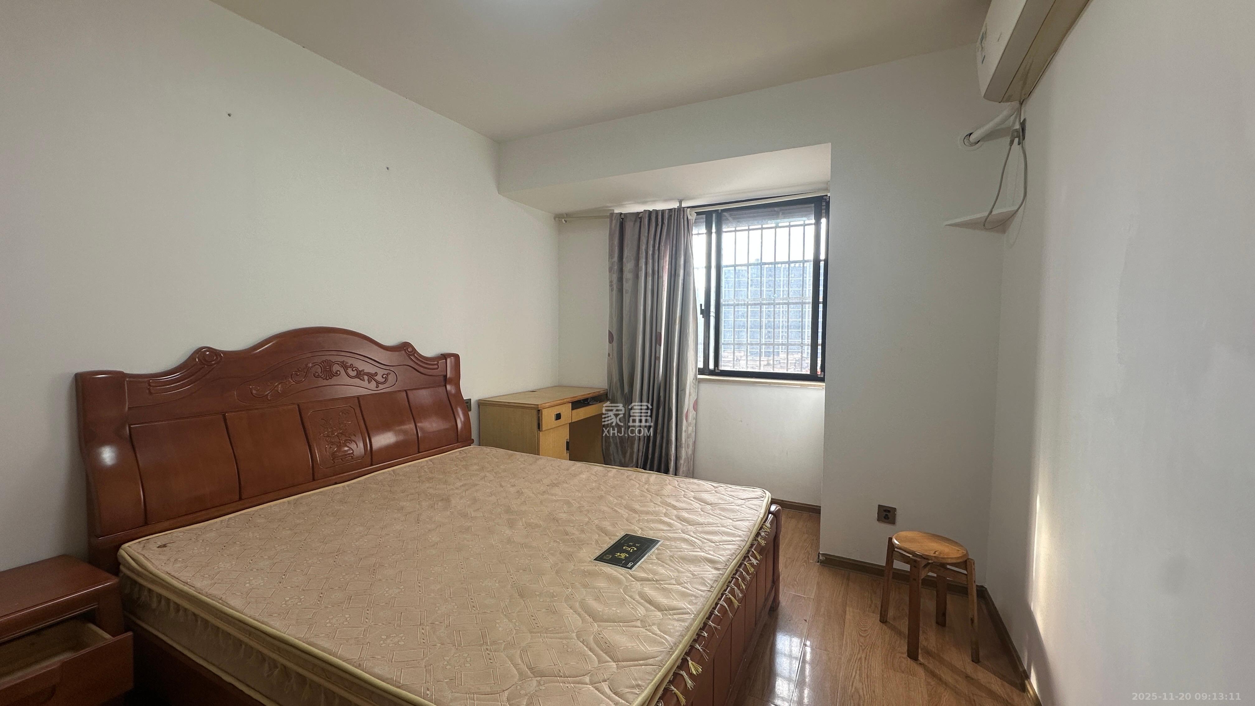 新城国际花都  2室2厅1卫    1400.0元/月室内图