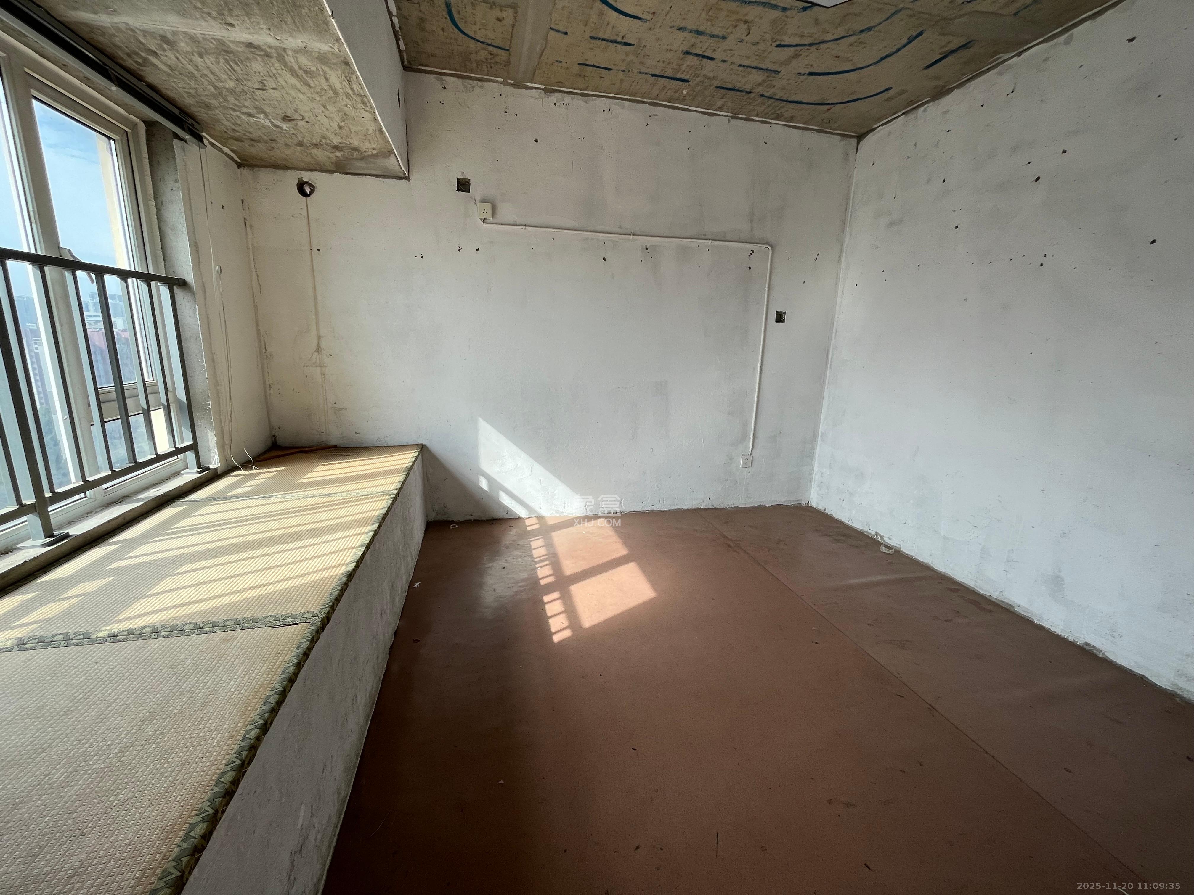 万国城(当代满庭春MOMA)三期 2室2厅1卫 1500.0元/月 万国城(当代满庭春MOMA)三期 2室2厅1卫 1500.0元/月室内图