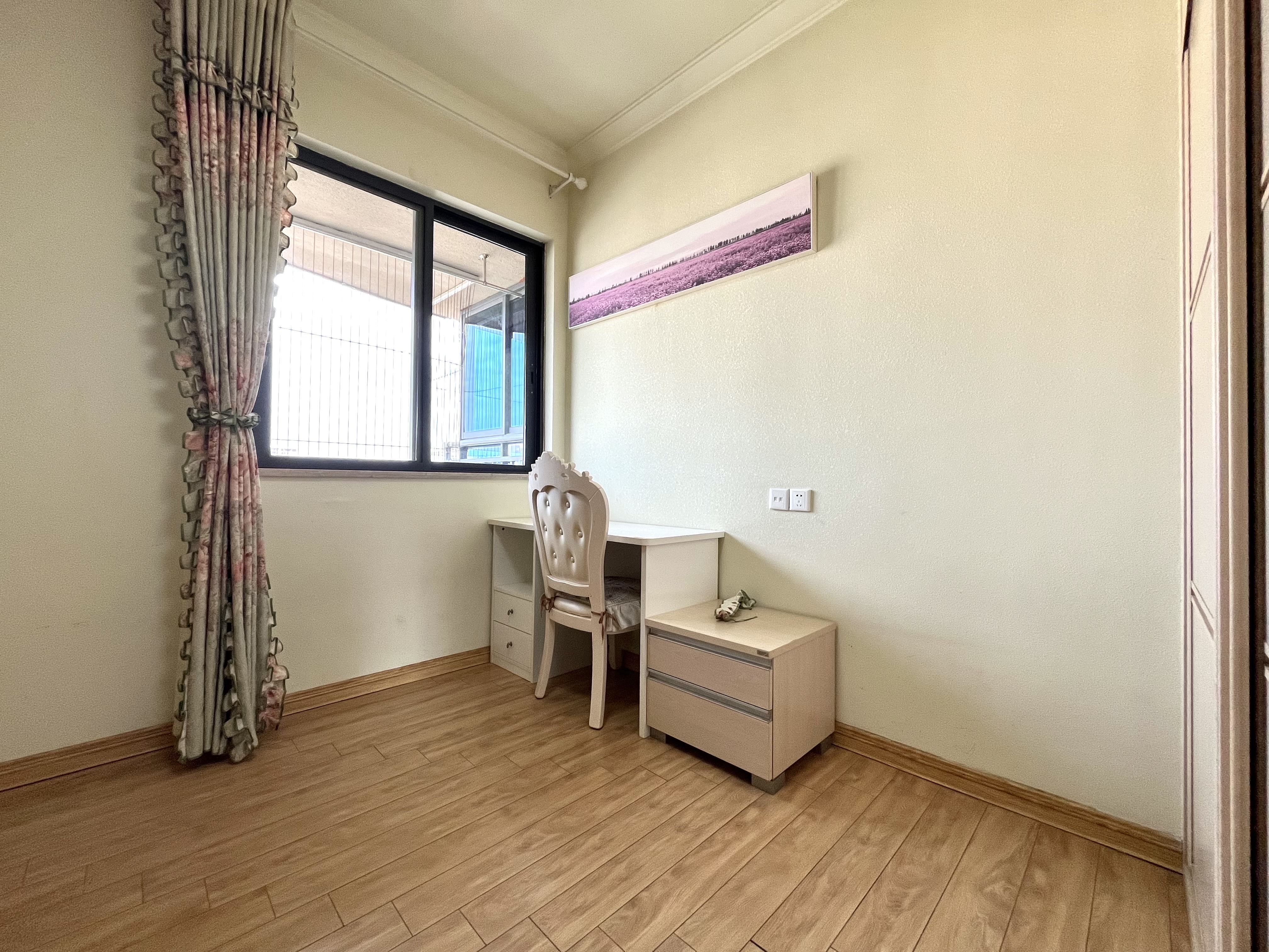 衡阳碧桂园  3室2厅2卫    2500.0元/月