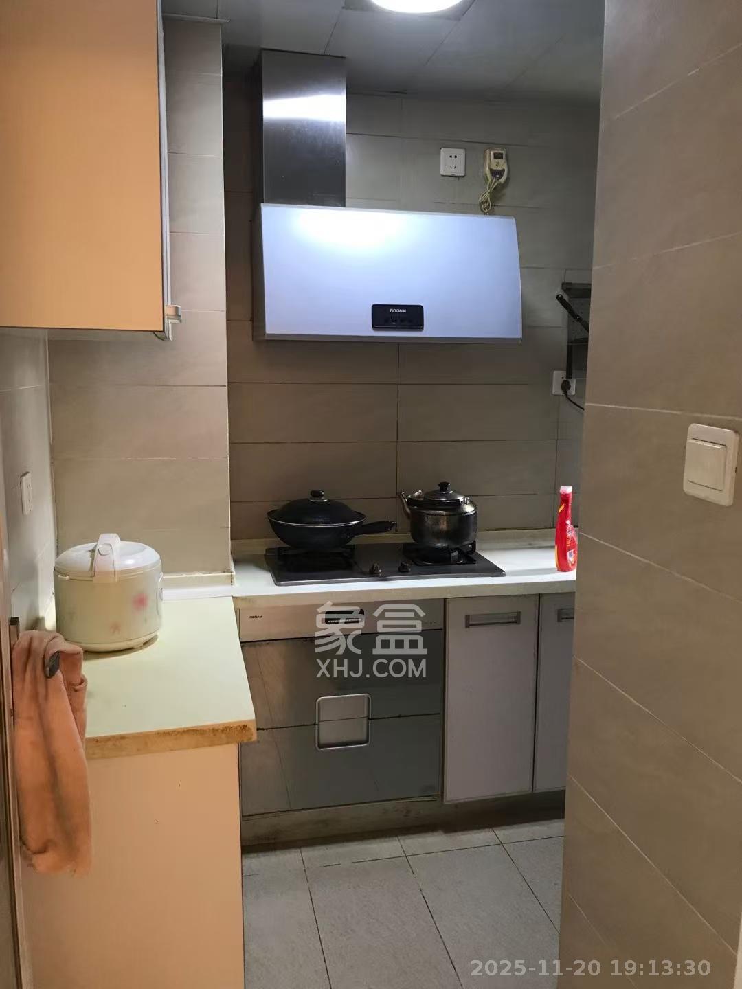 佳天瑞宁花园 2室2厅1卫 2300.0元/月 佳天瑞宁花园 2室2厅1卫 2300.0元/月室内图