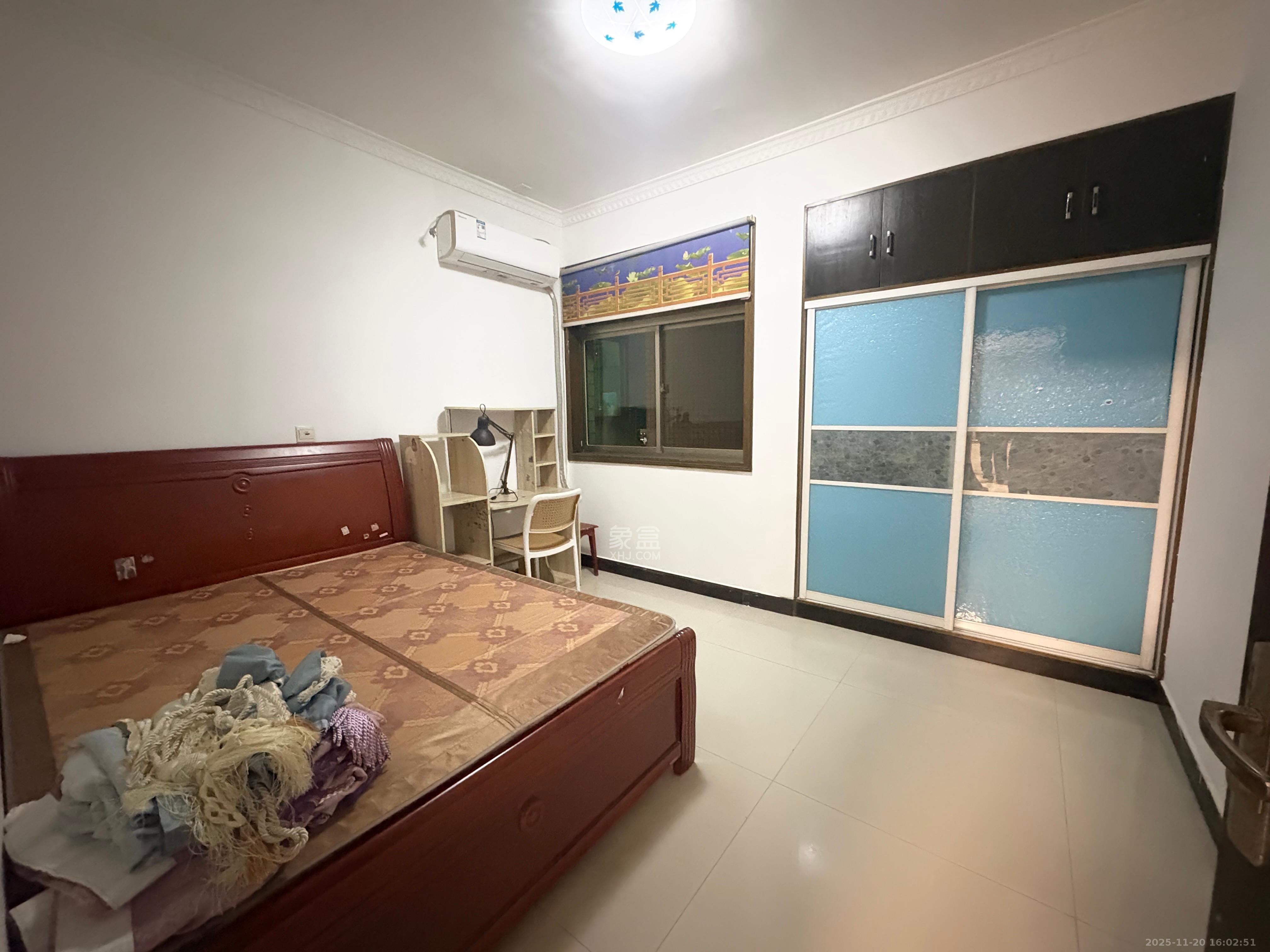 莲湖大厦 3室2厅2卫 2400.0元/月 莲湖大厦 3室2厅2卫 2400.0元/月室内图