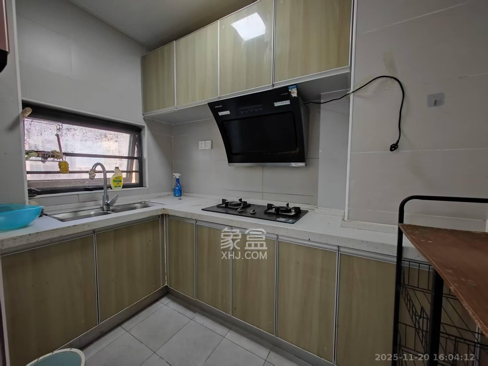 中粮鸿云 3室2厅2卫 1600.0元/月 中粮鸿云 3室2厅2卫 1600.0元/月室内图