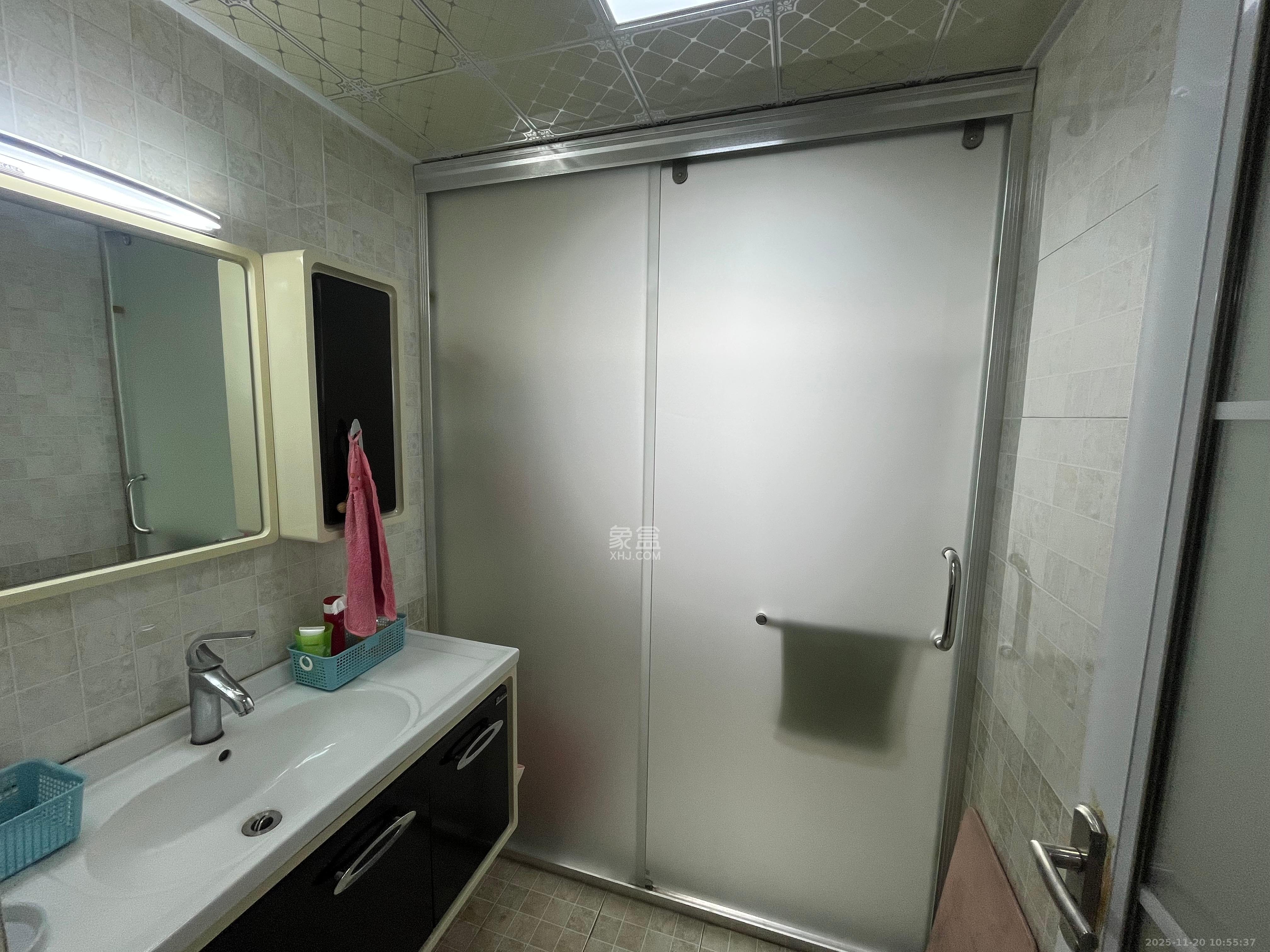 星城书香苑(星城书院) 3室2厅2卫 3800.0元/月 星城书香苑(星城书院) 3室2厅2卫 3800.0元/月室内图