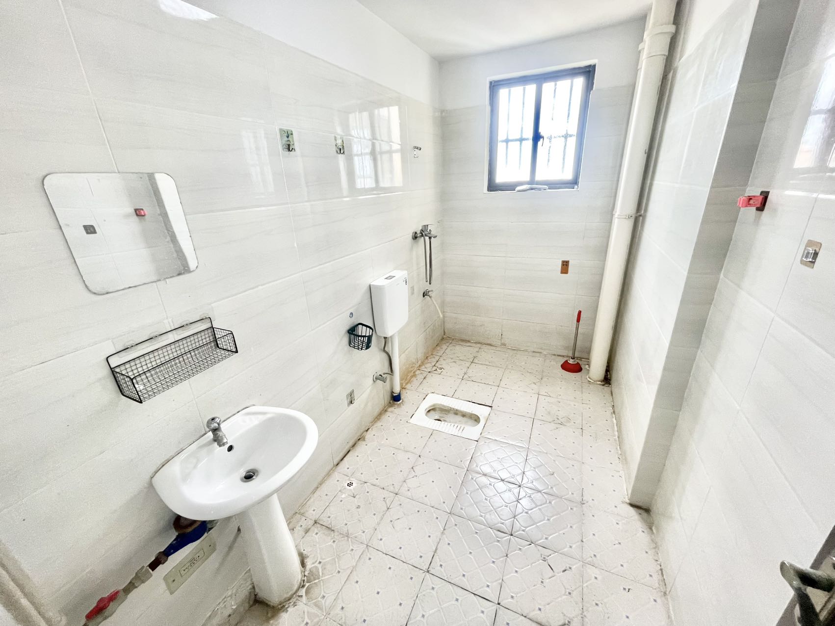 荣锦花园  3室2厅2卫    2500.0元/月室内图