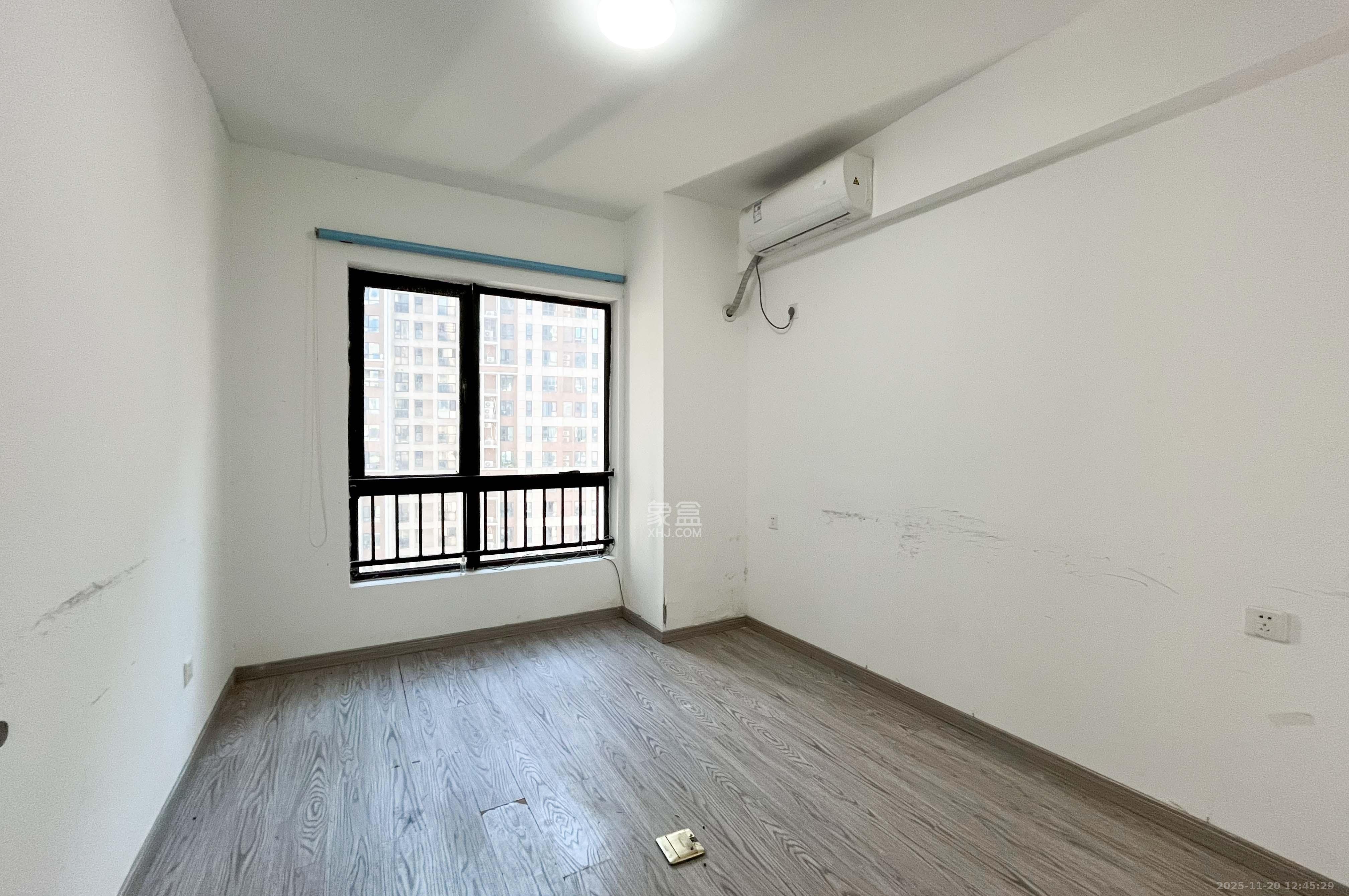 达美D6区  4室2厅1卫    120.0万其他