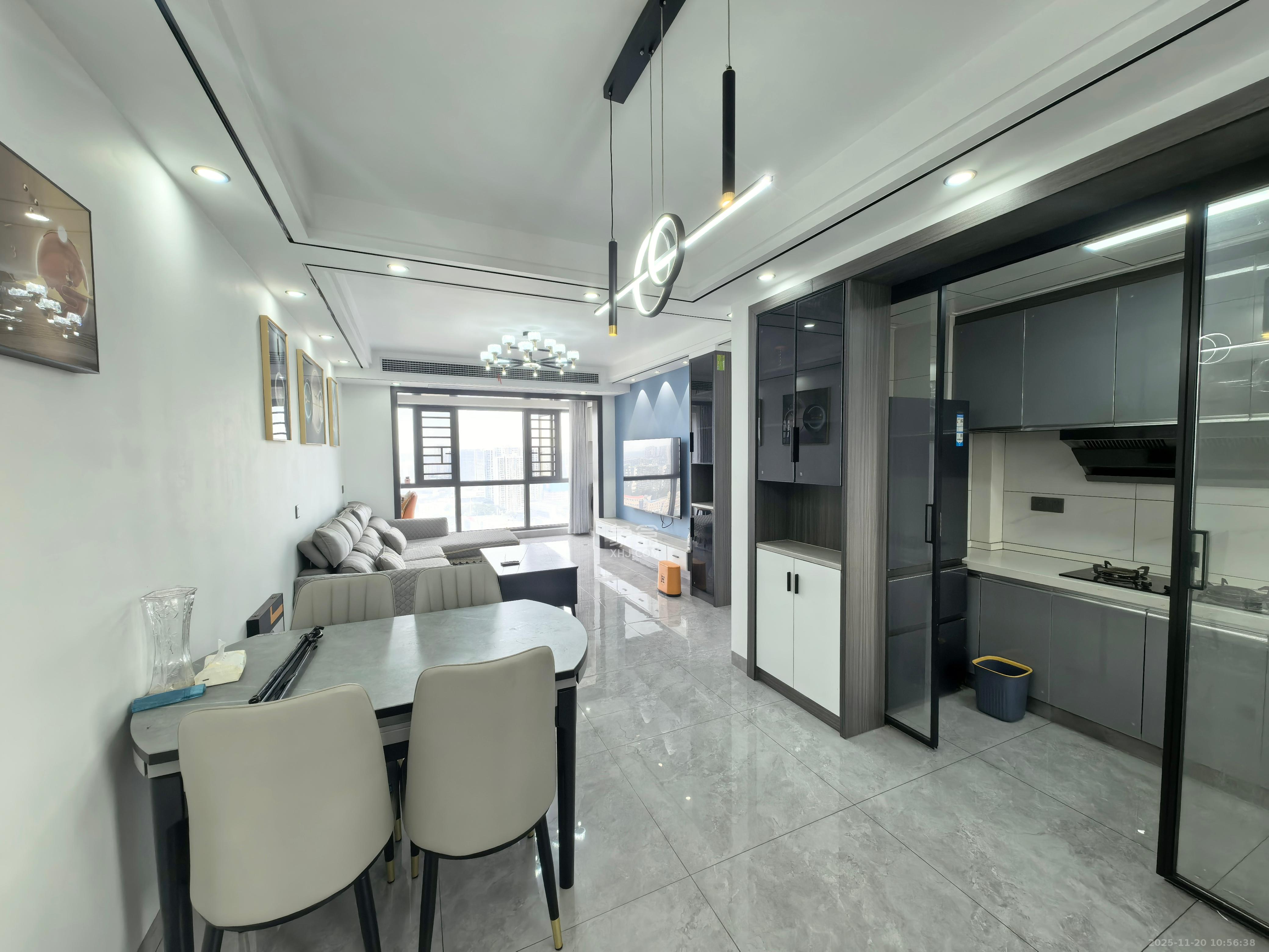 和润园三期 3室2厅1卫 2600.0元/月 和润园三期 3室2厅1卫 2600.0元/月室内图