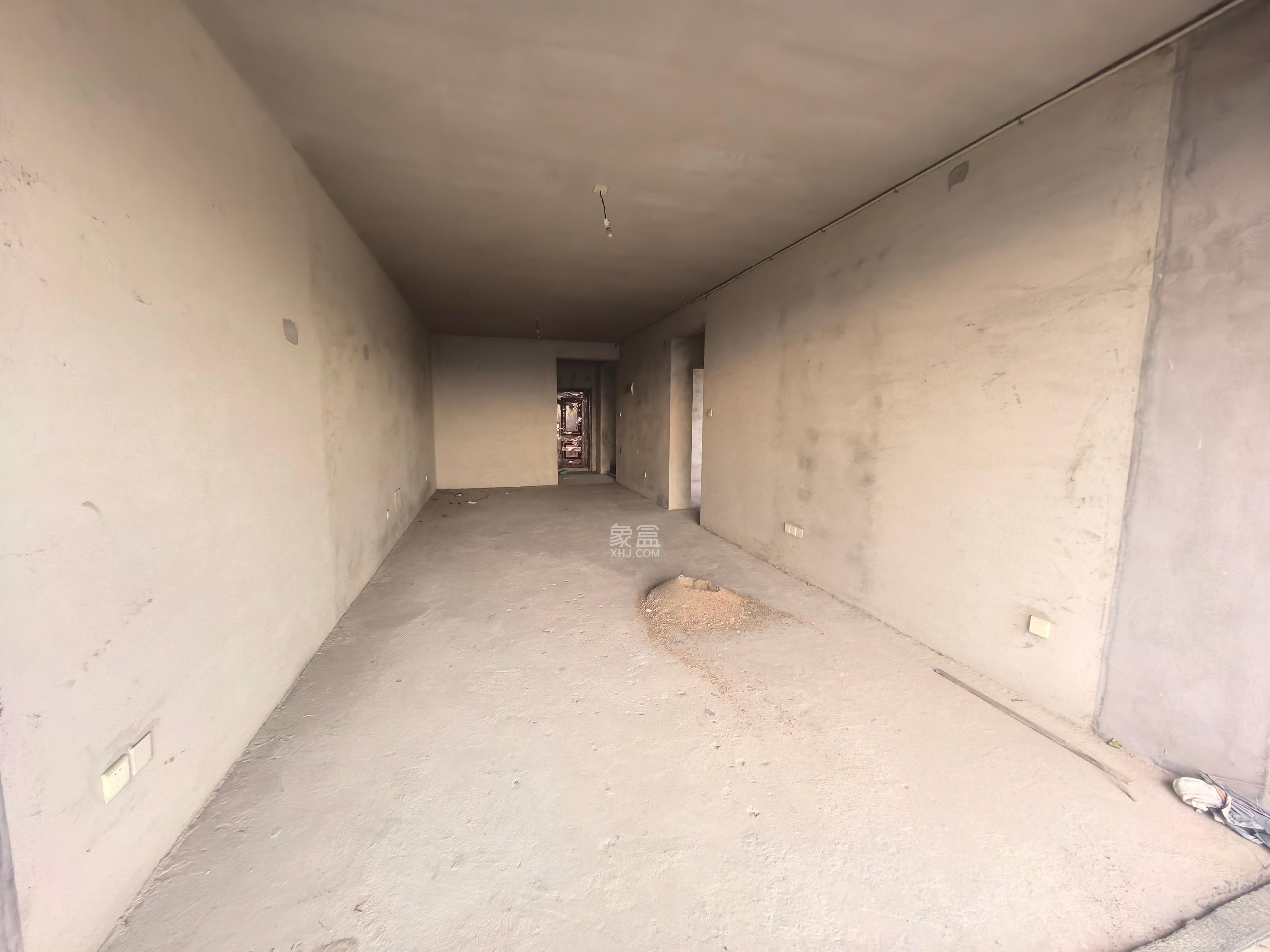 华雅花园 3室1厅1卫 38.8万 华雅花园 3室1厅1卫 38.8万客厅