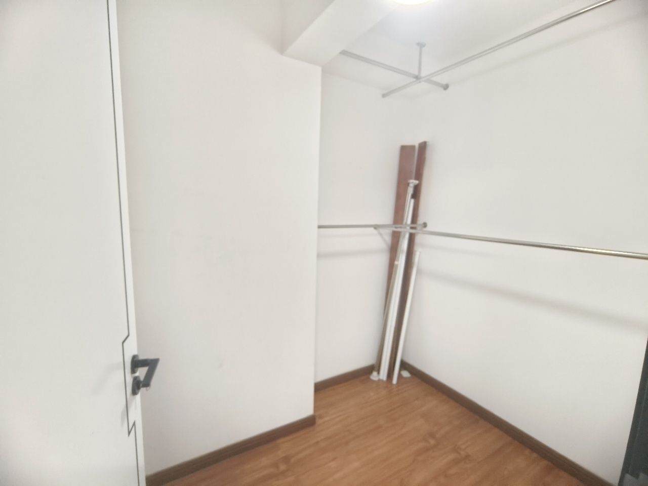 紫泉花坊  3室2厅2卫    2300.0元/月室内图