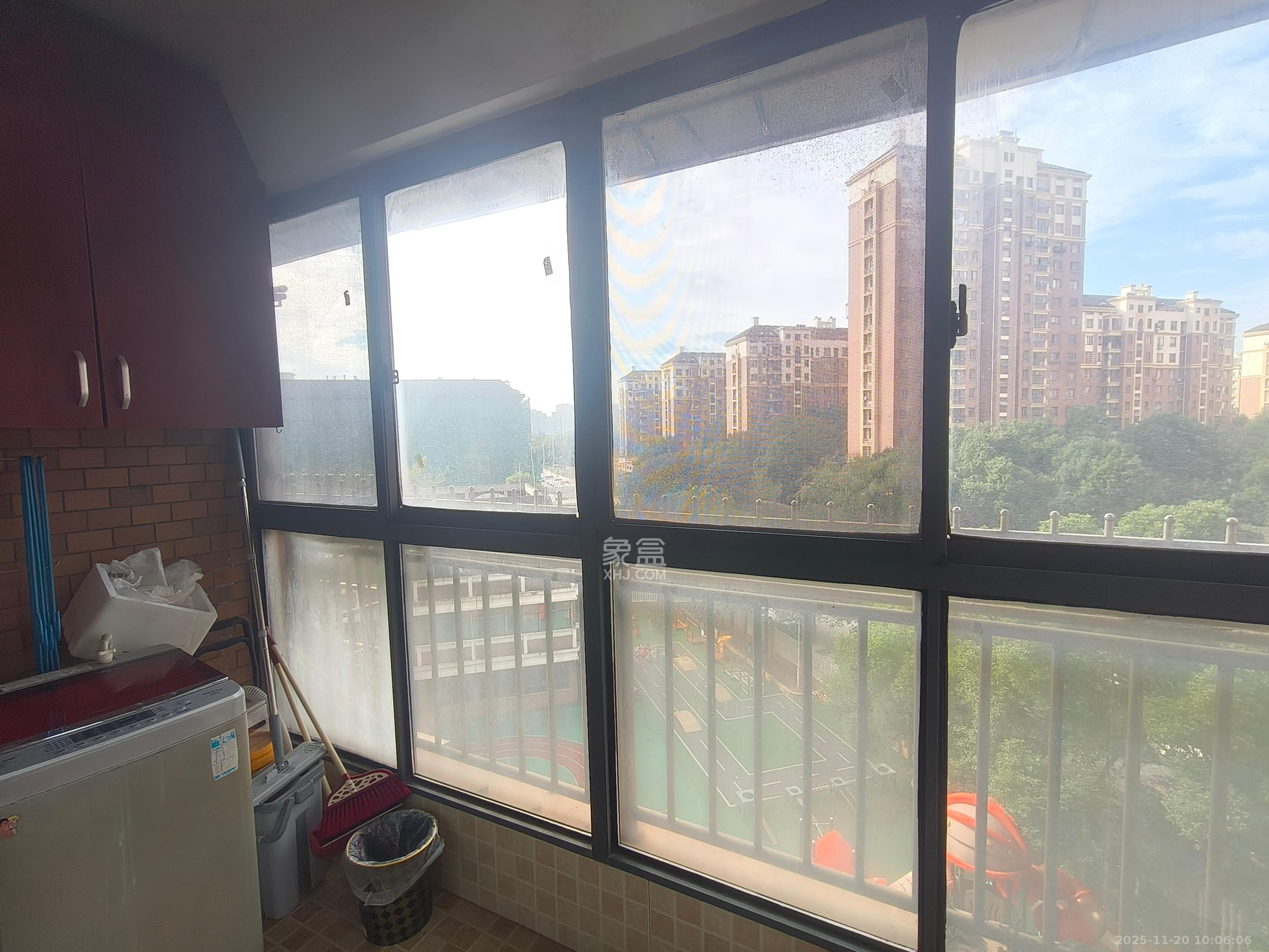 上海城小区 2室2厅1卫 1900.0元/月 上海城小区 2室2厅1卫 1900.0元/月室内图