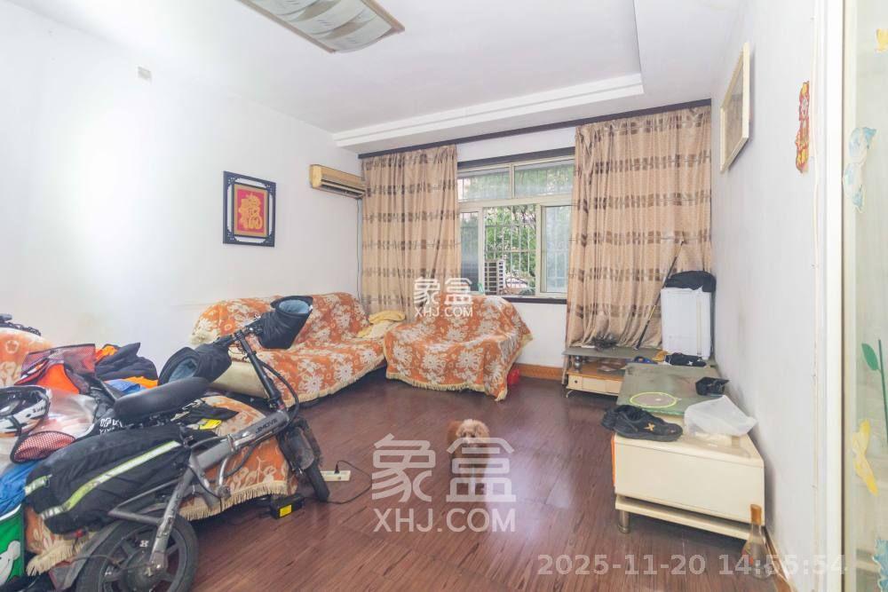 泉塘小区 3室2厅1卫 1250.0元/月 泉塘小区 3室2厅1卫 1250.0元/月室内图